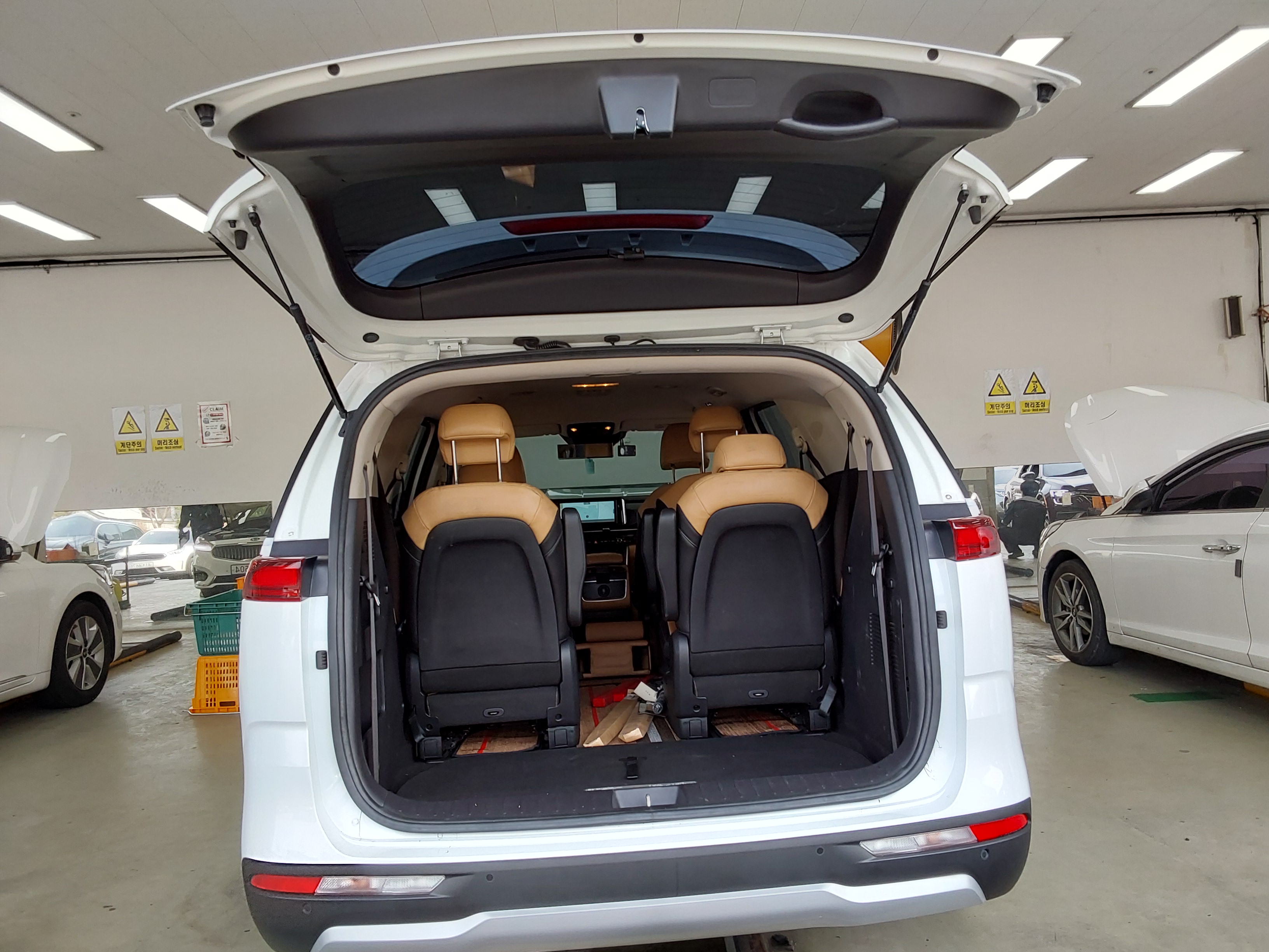 Kia SEDONA 2023 - Image 14