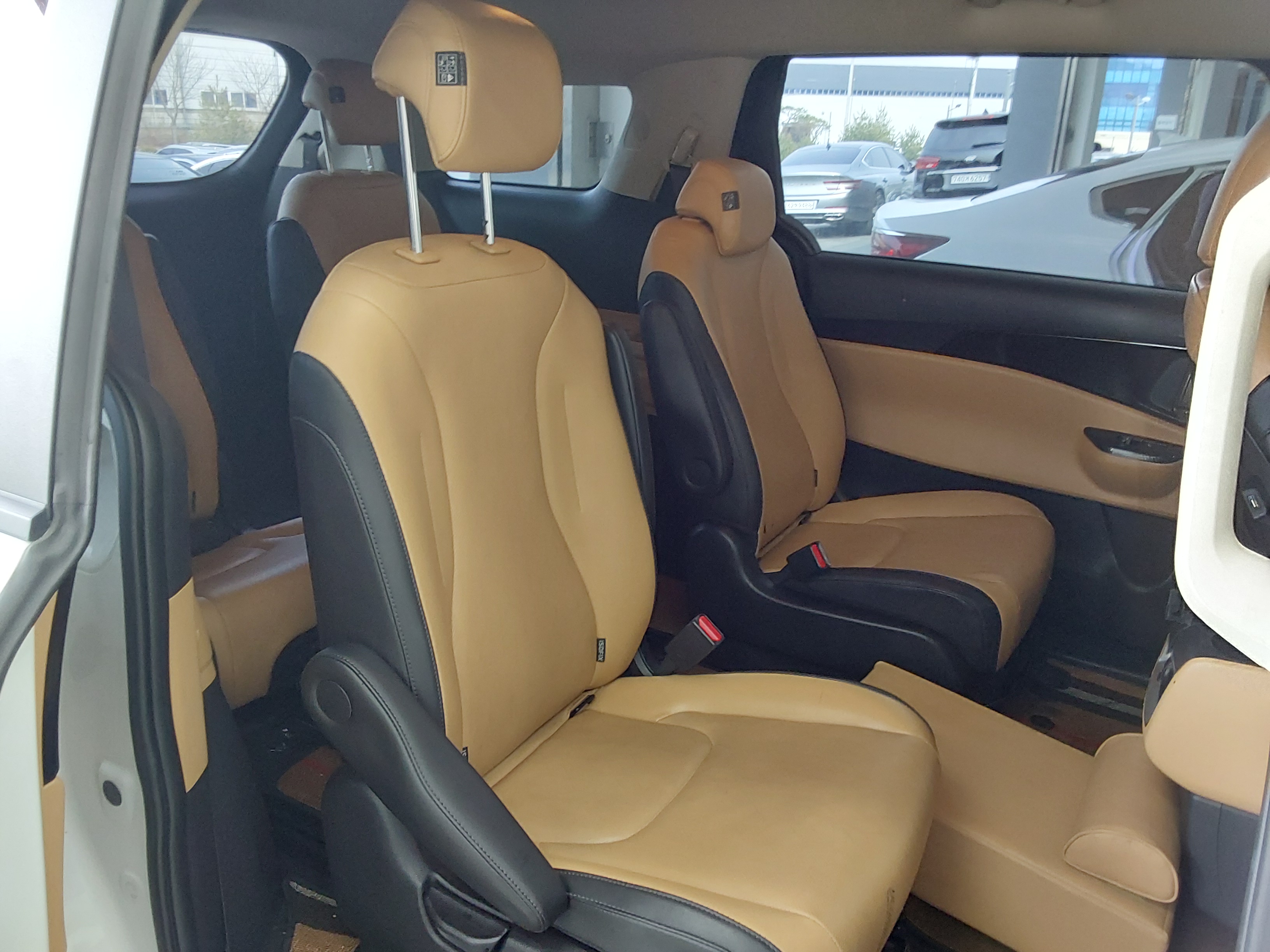 Kia SEDONA 2023 - Image 12
