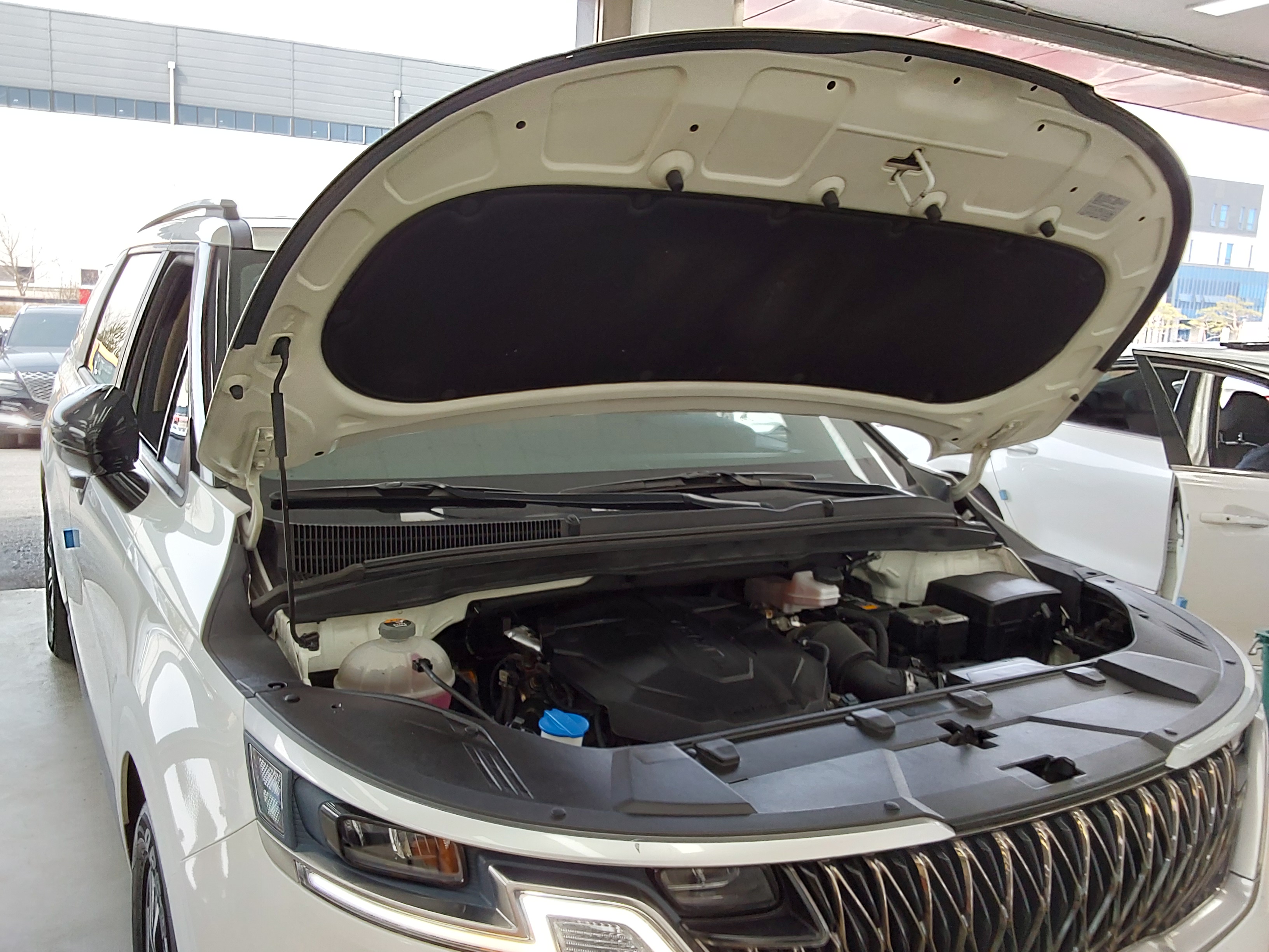 Kia SEDONA 2023 - Image 20