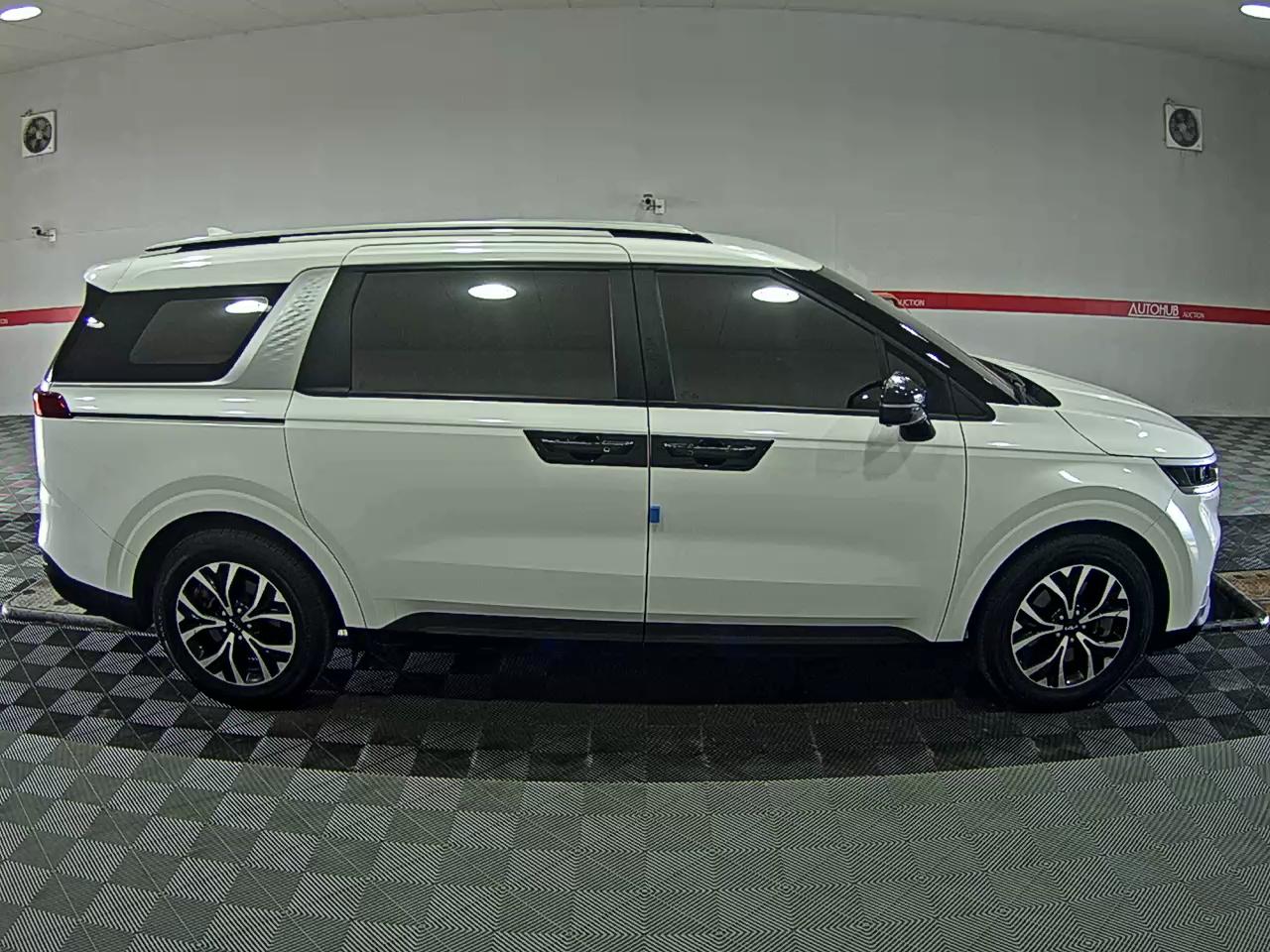 Kia SEDONA 2023 - Image 3