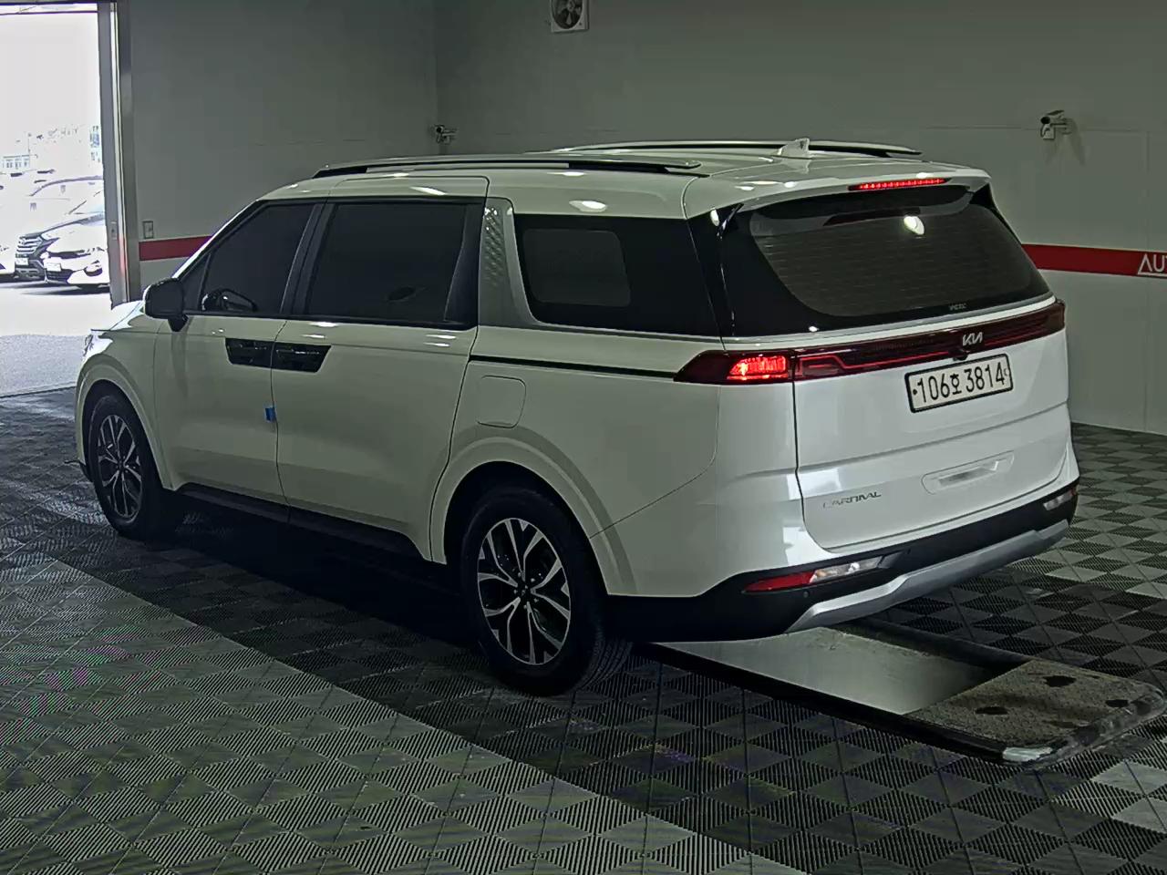 Kia SEDONA 2023 - Image 5