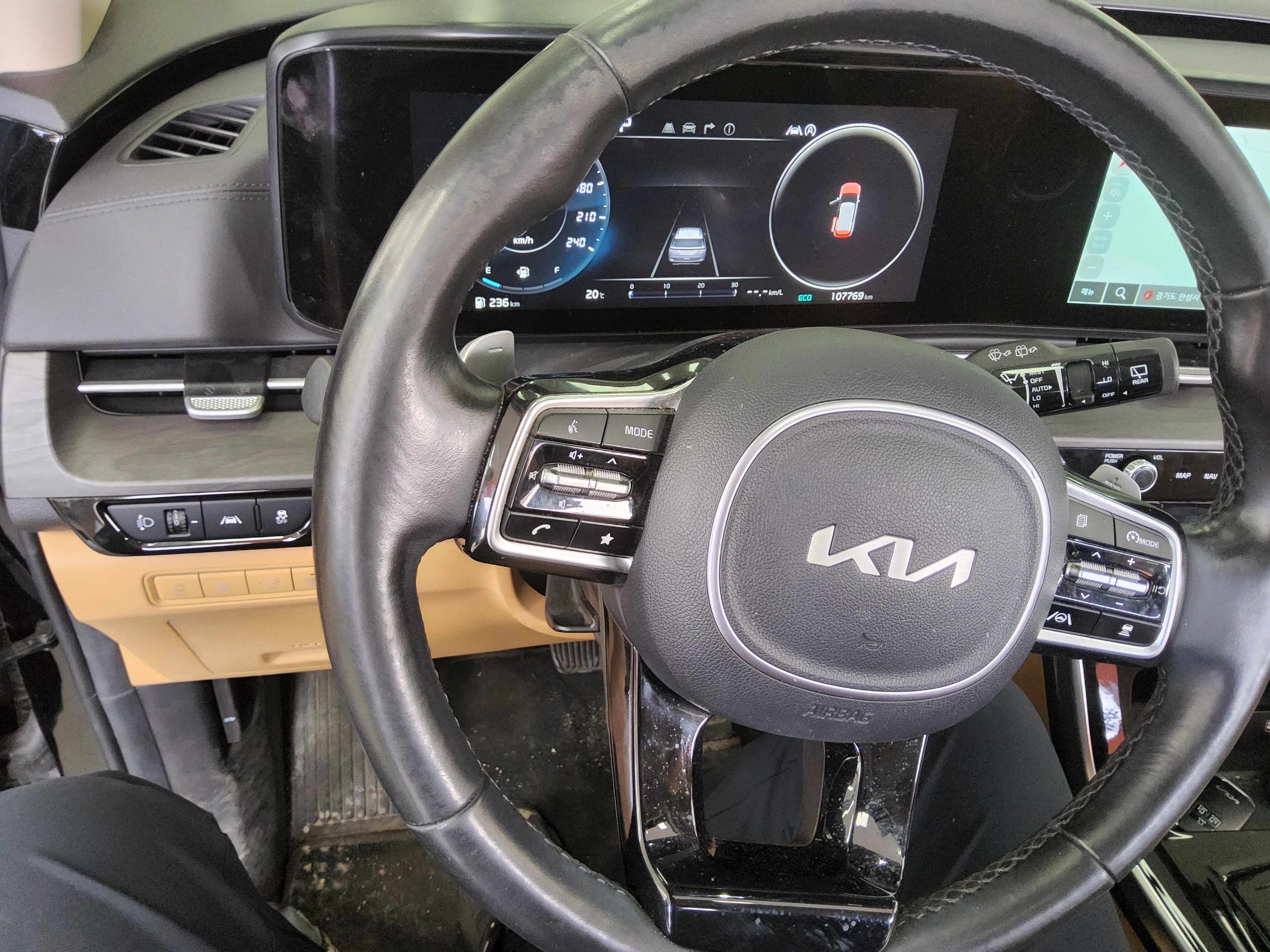 Kia Carnival - 16