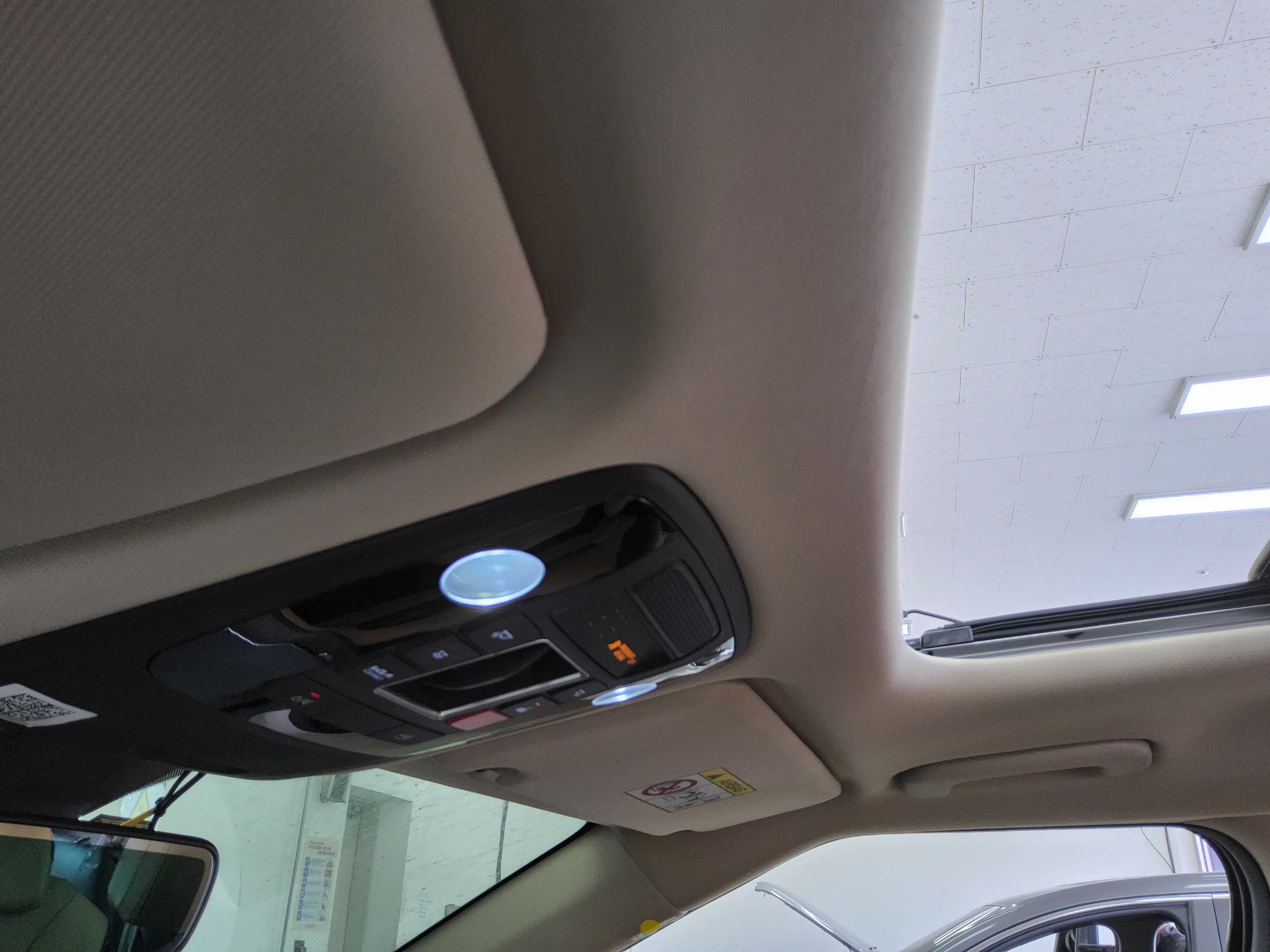 Kia Carnival - 17