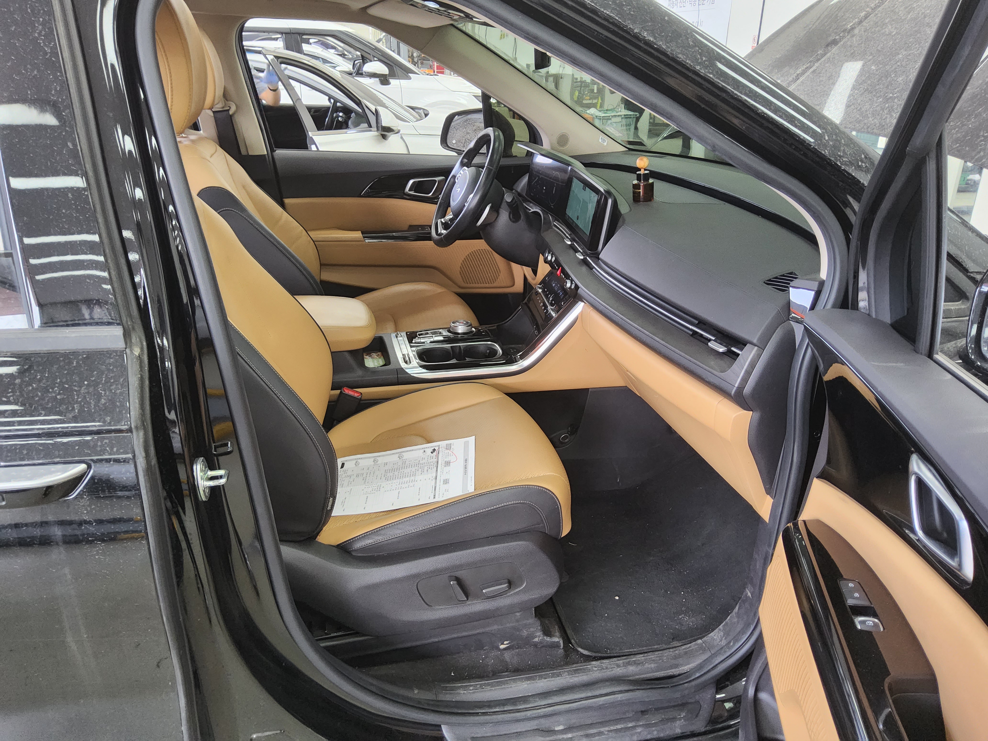 Kia Carnival - 13