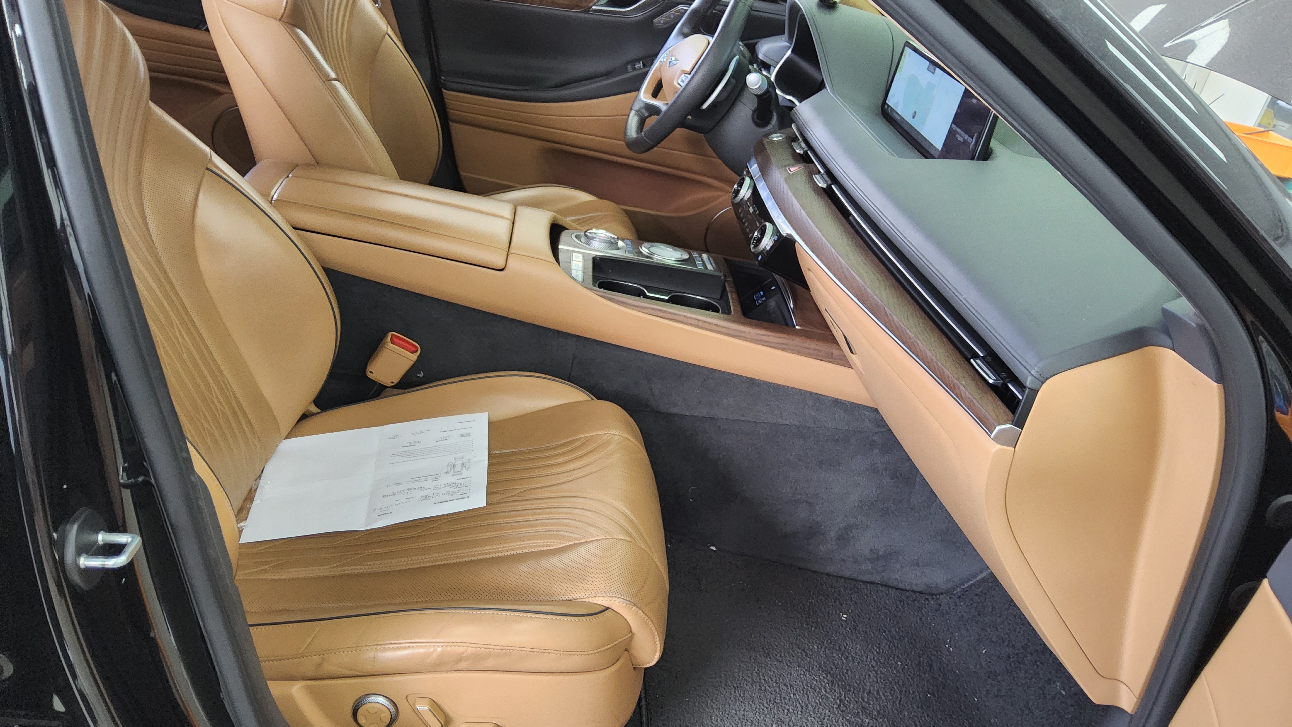 Hyundai Genesis 2022 - Image 13