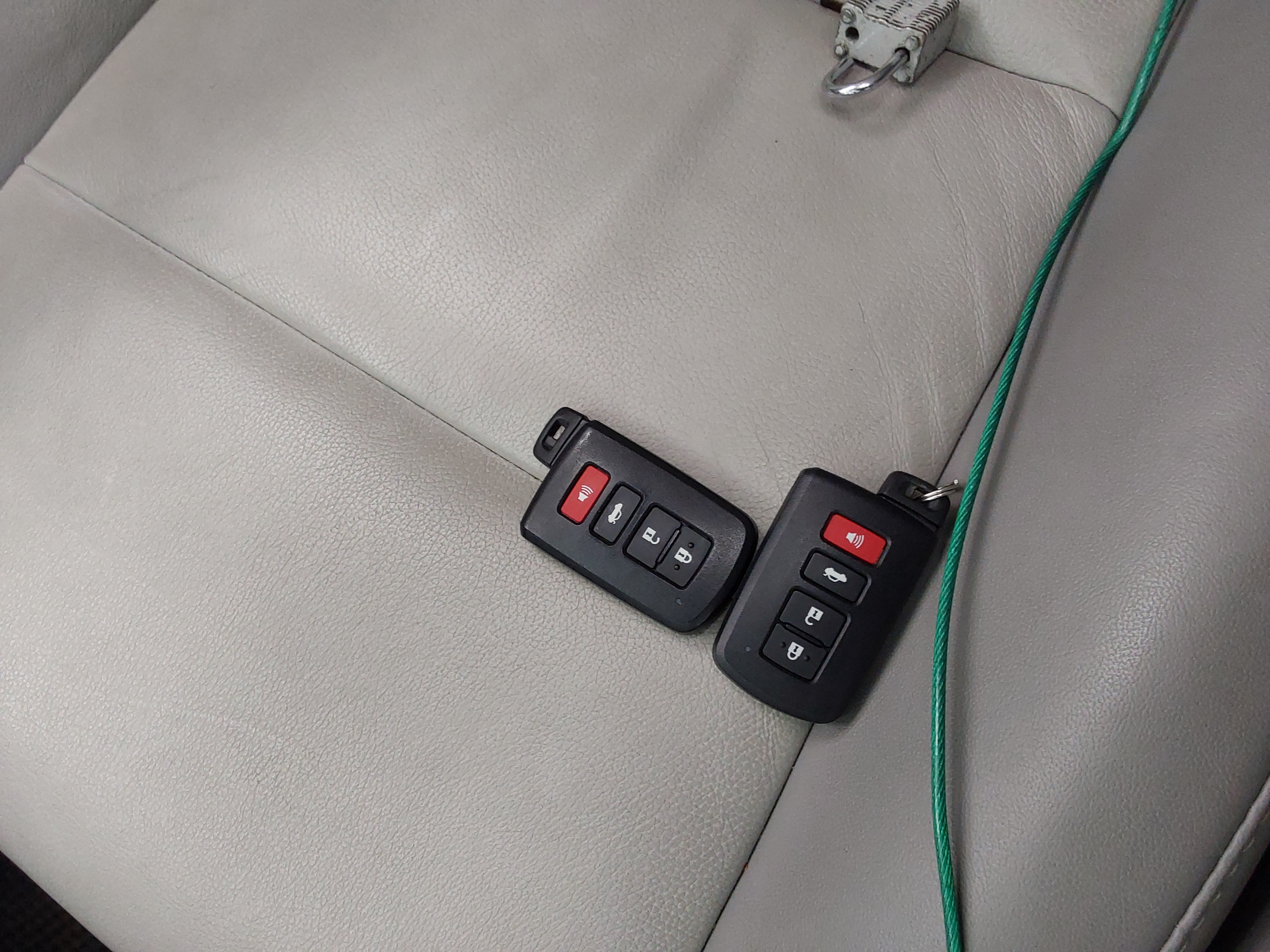 Toyota Camry - 18