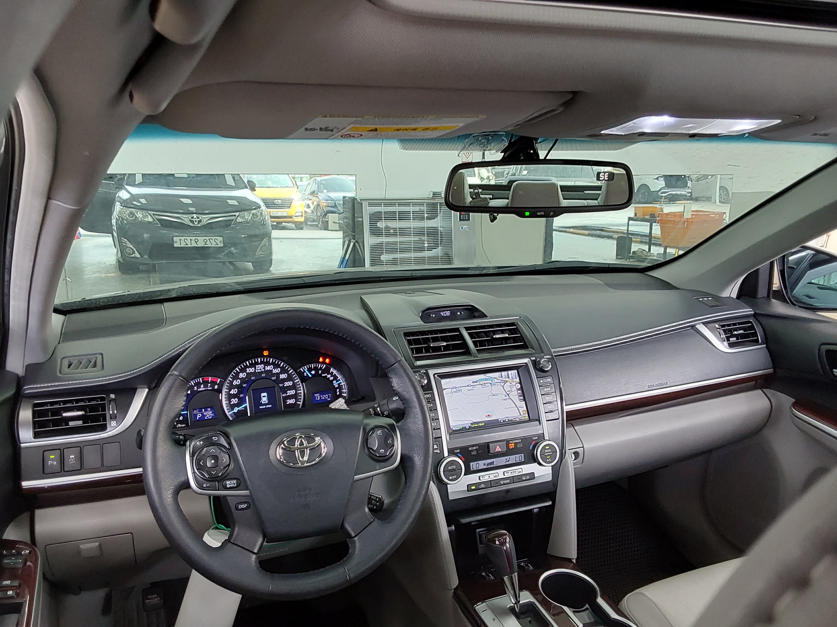 Toyota Camry - 10