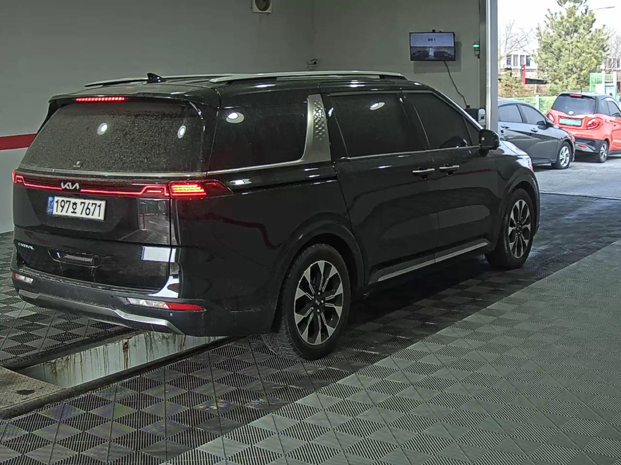 Kia Carnival - 4