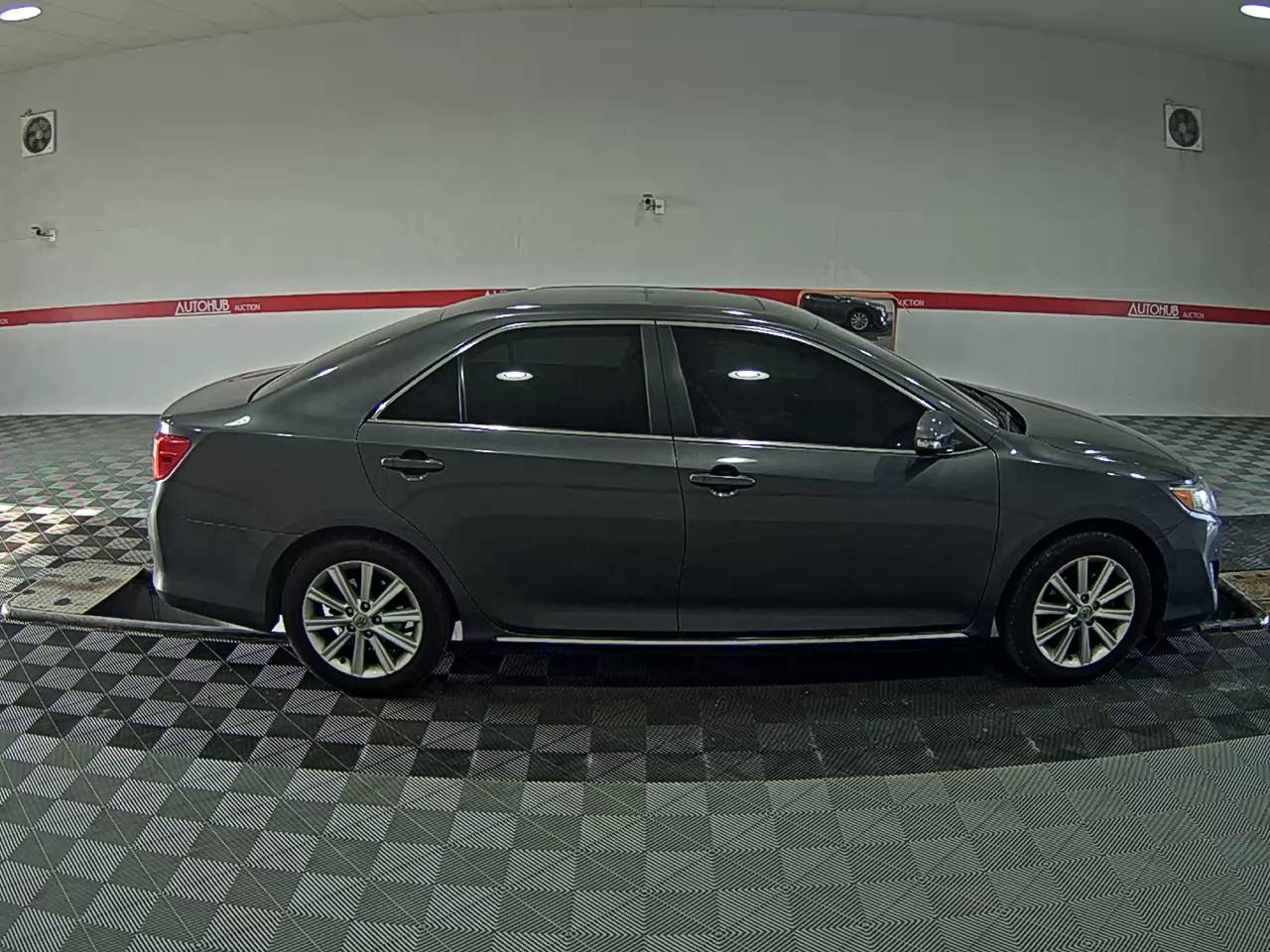 Toyota Camry - 3