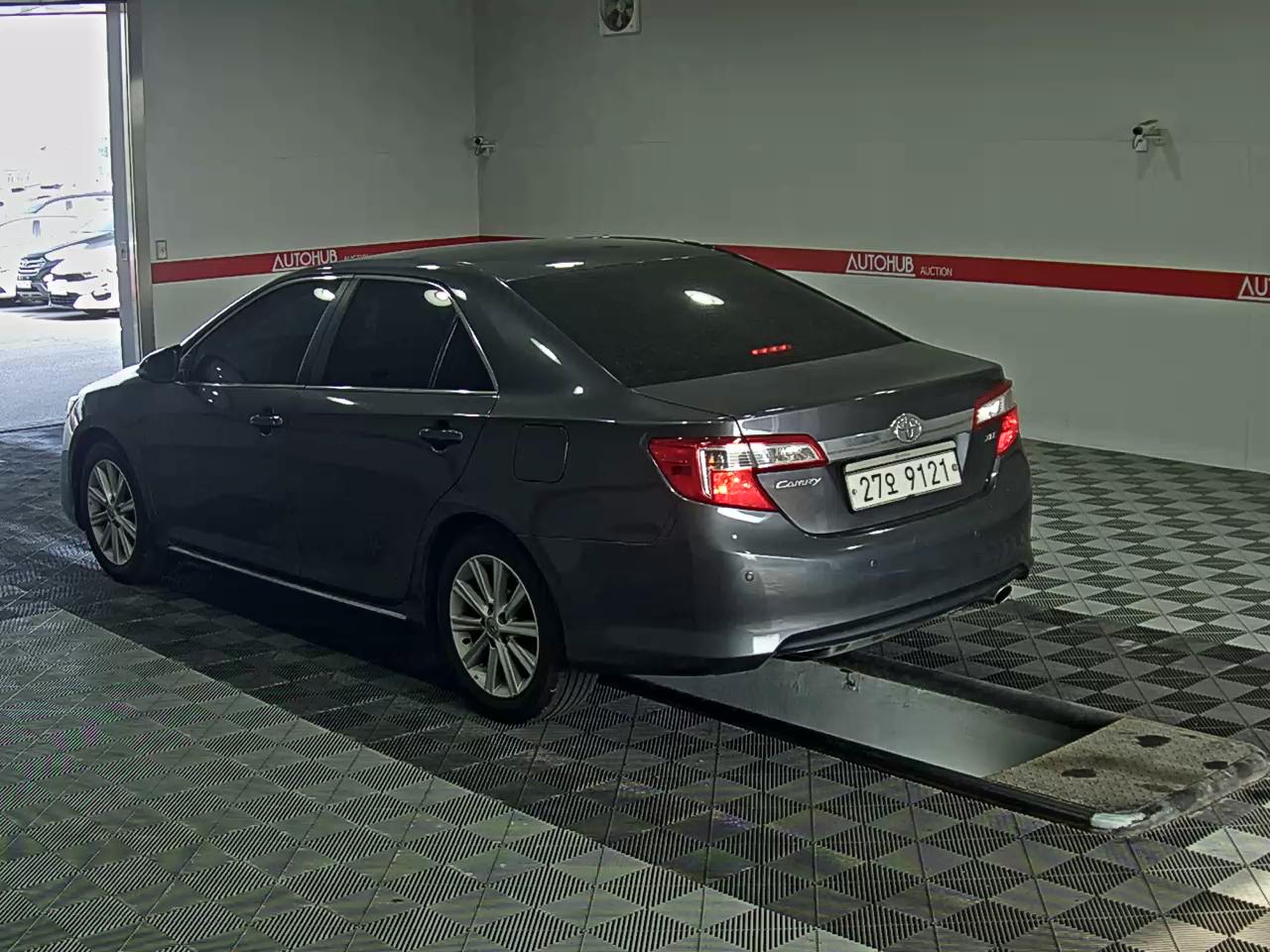 Toyota Camry - 5
