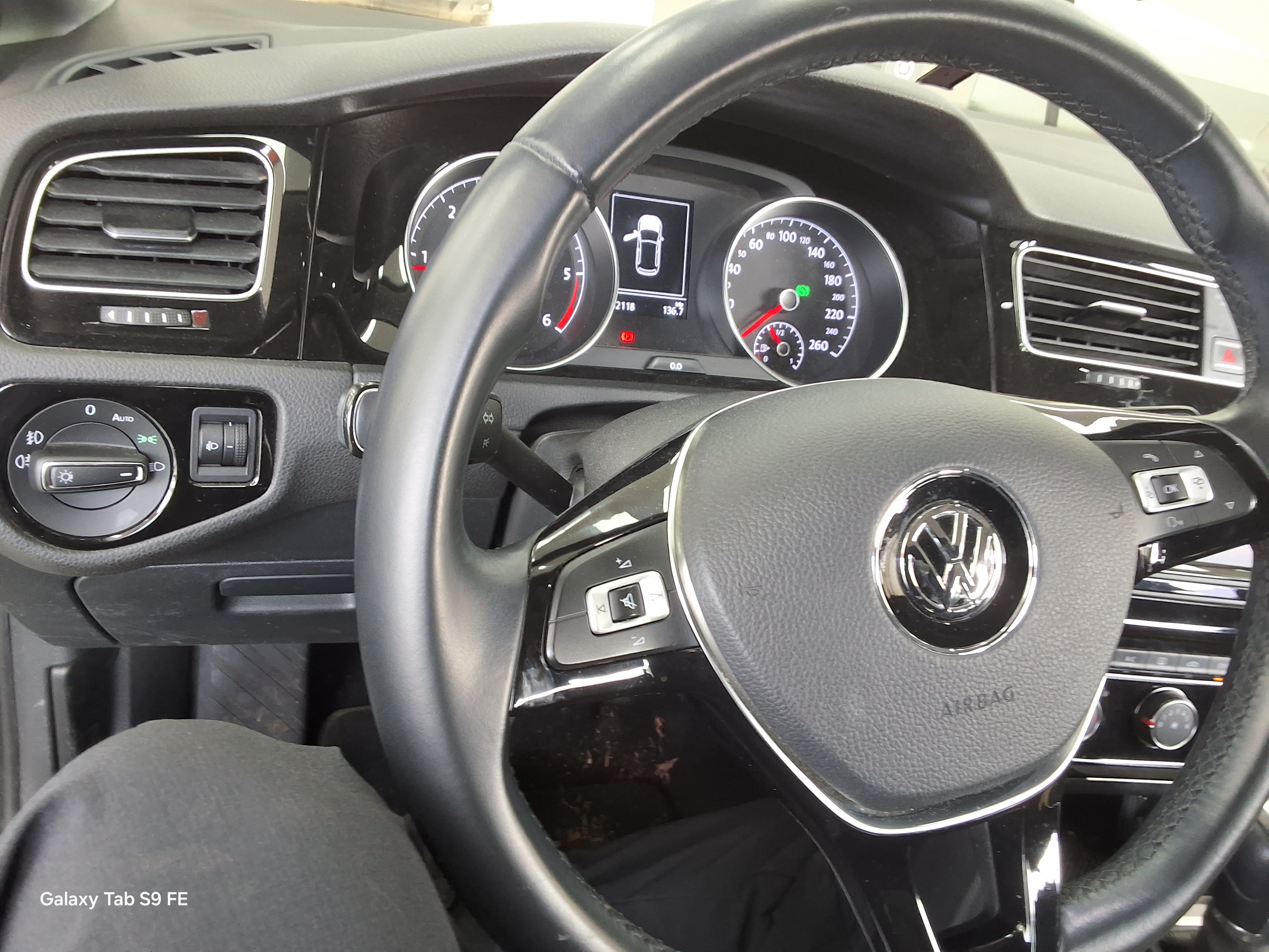 Volkswagen Golf - 16
