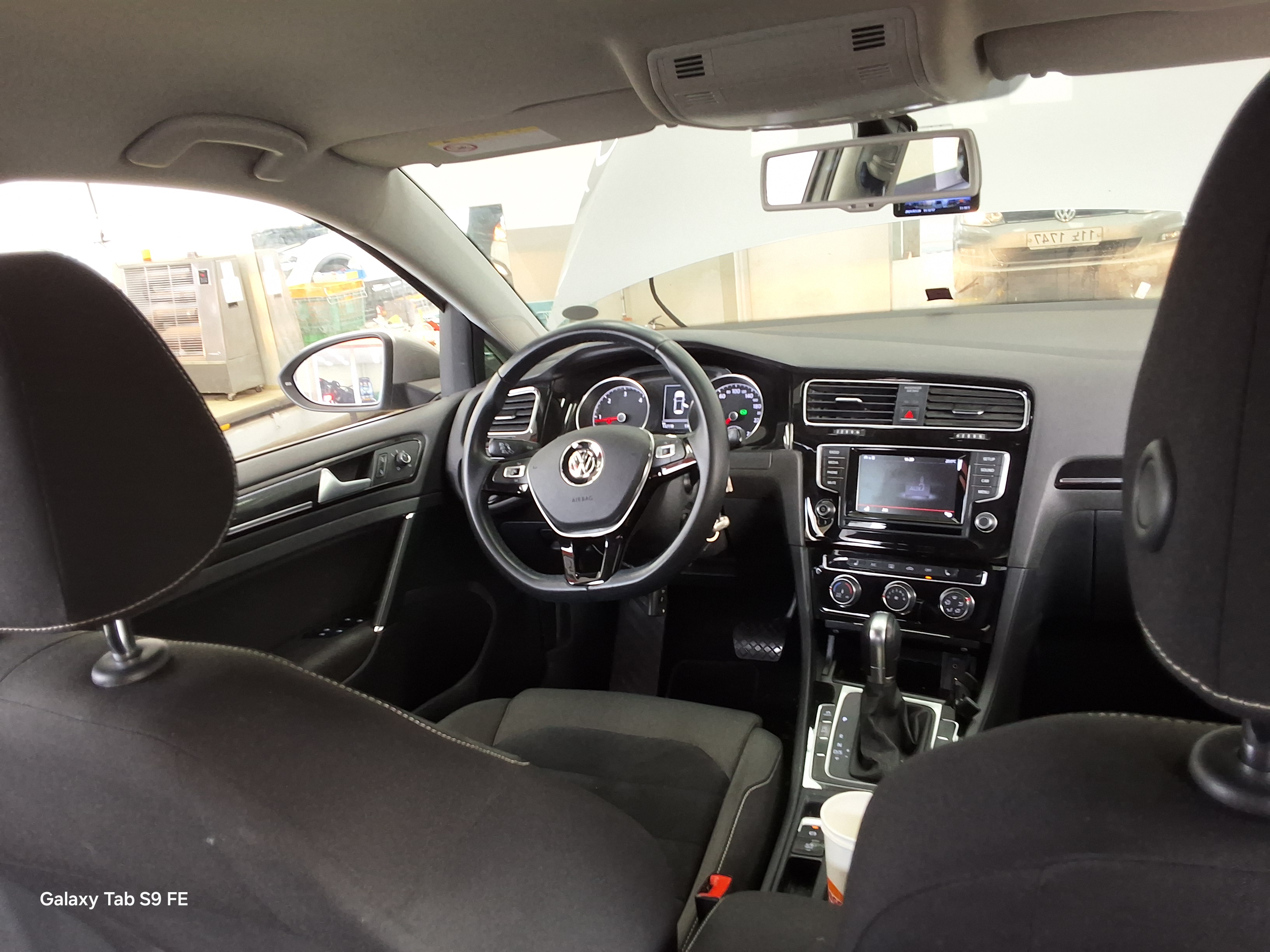 Volkswagen Golf - 10