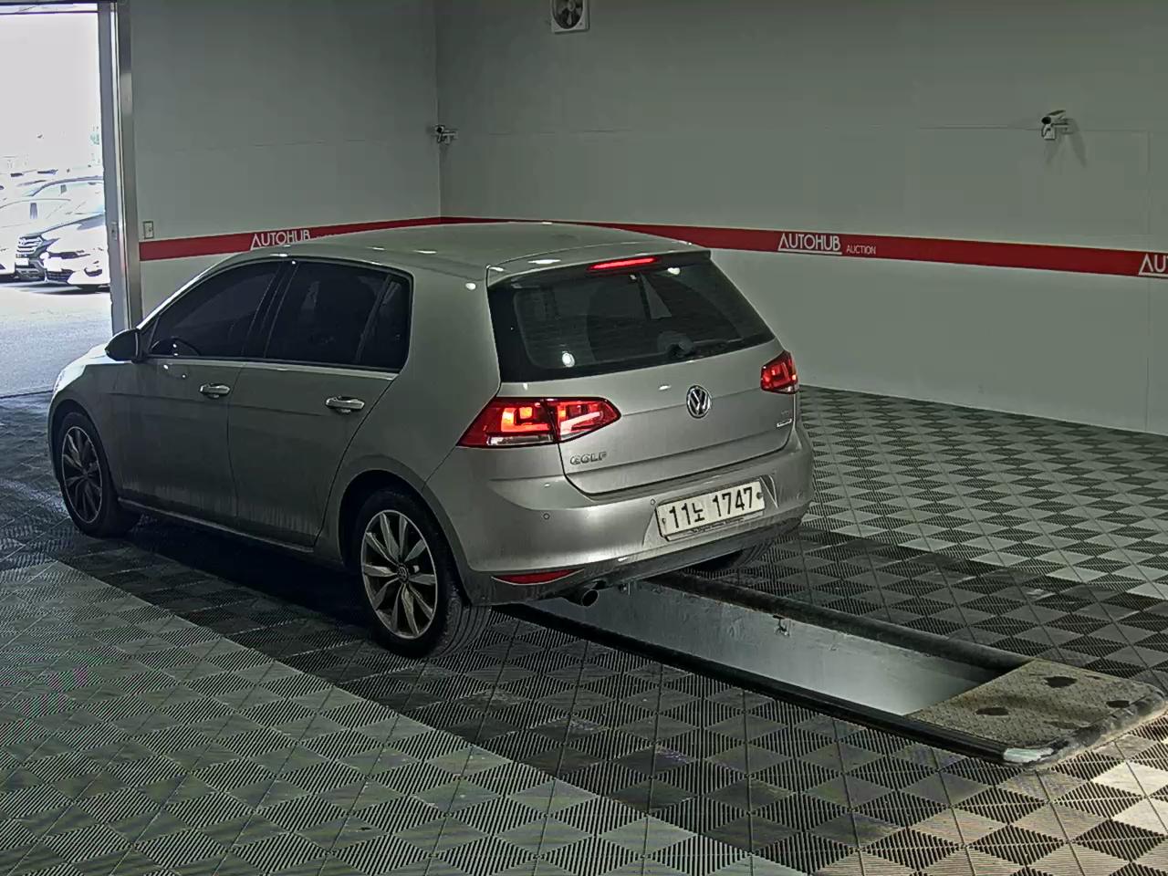 Volkswagen Golf - 5