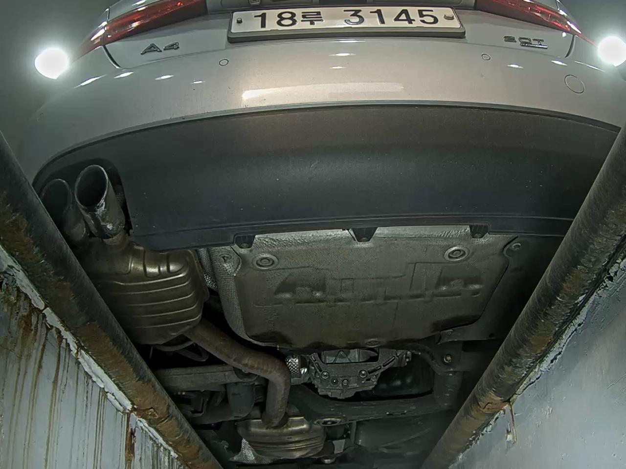 Audi A4 2010 - Image 7