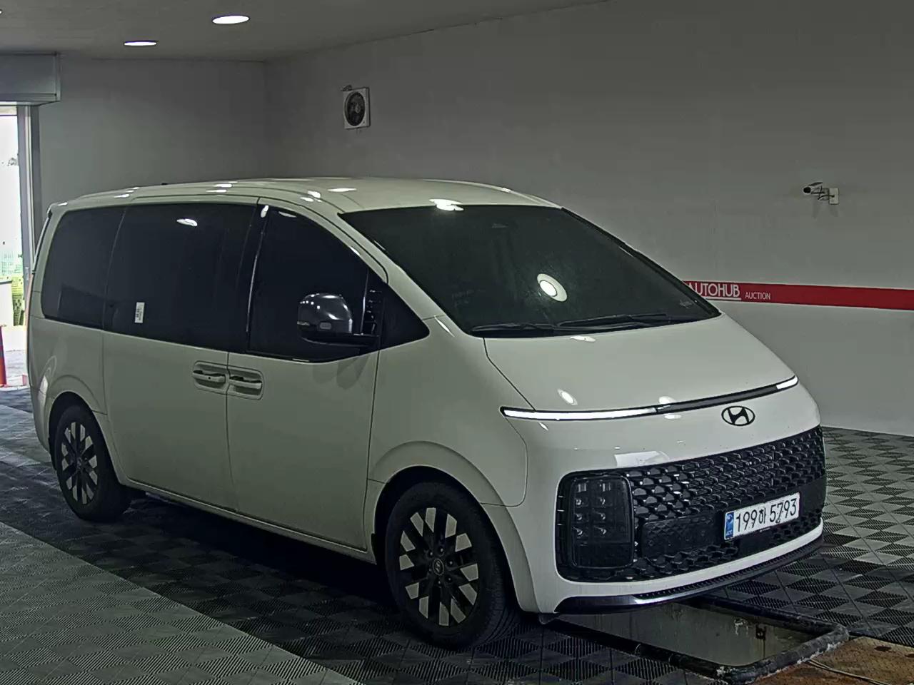 هيونداي ستاريا 2025 - صورة 2