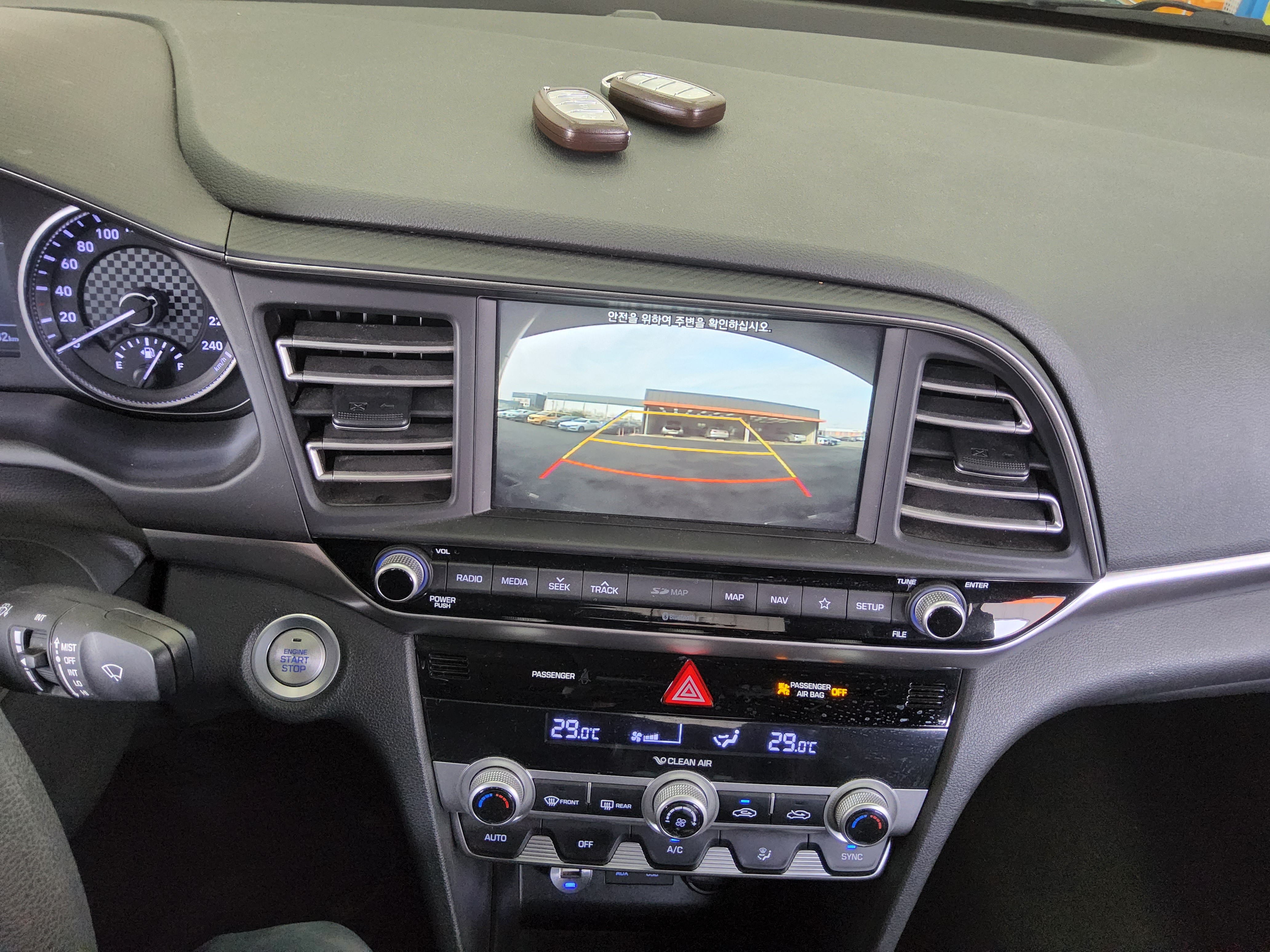 Hyundai Elantra 2019 - Image 16