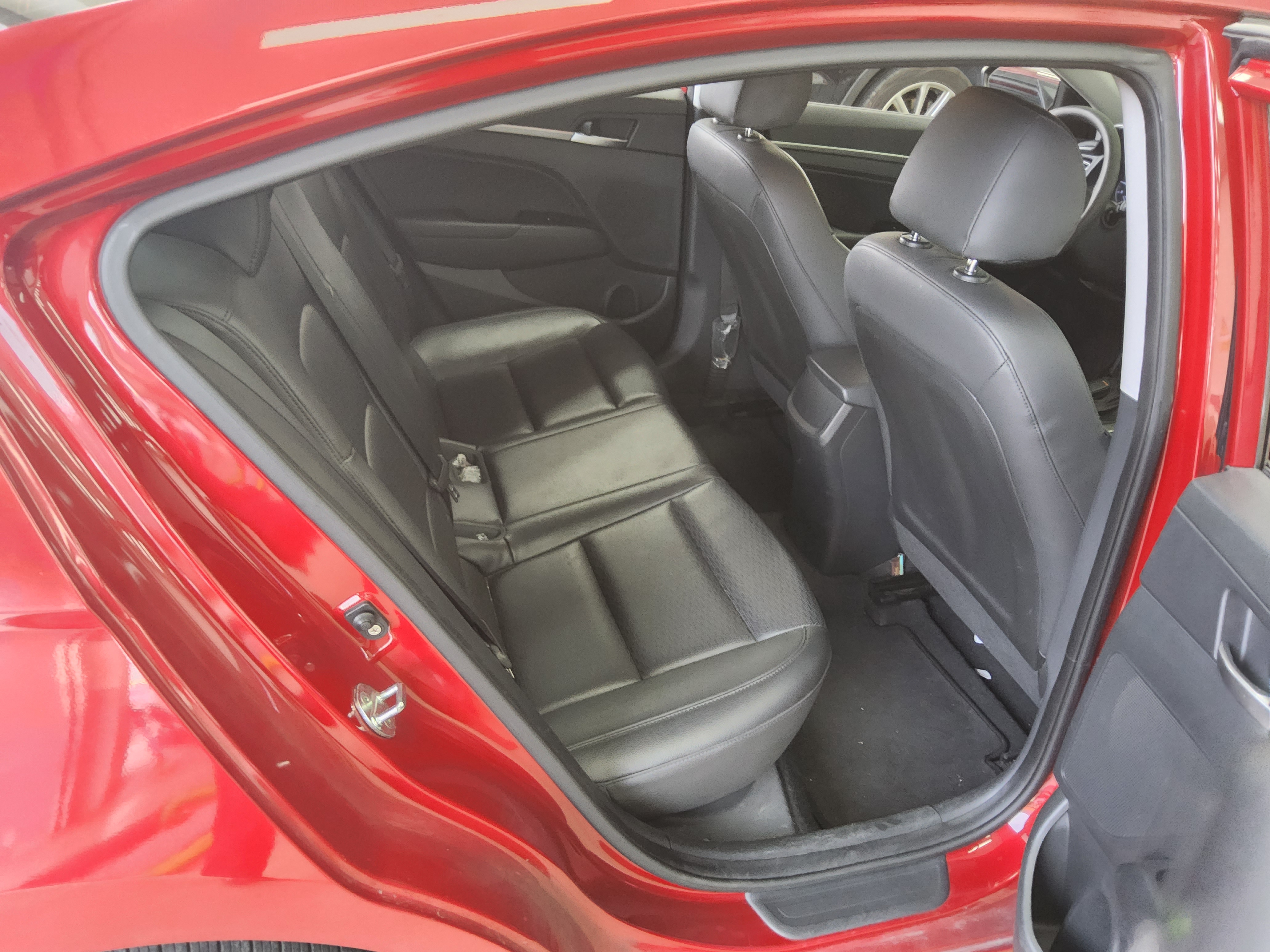 Hyundai Elantra 2019 - Image 12