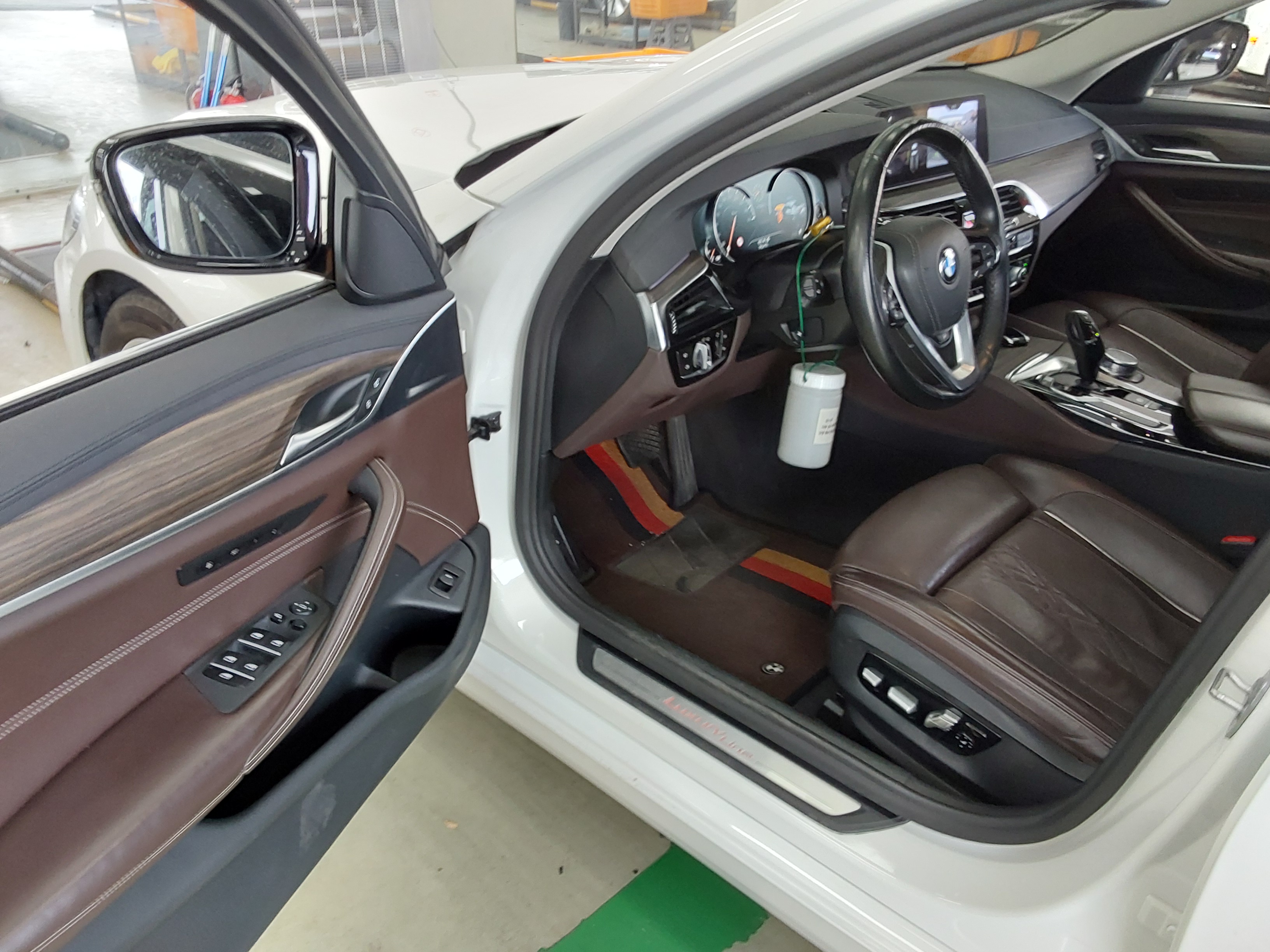 BMW 5 Series 2018 - Image 9