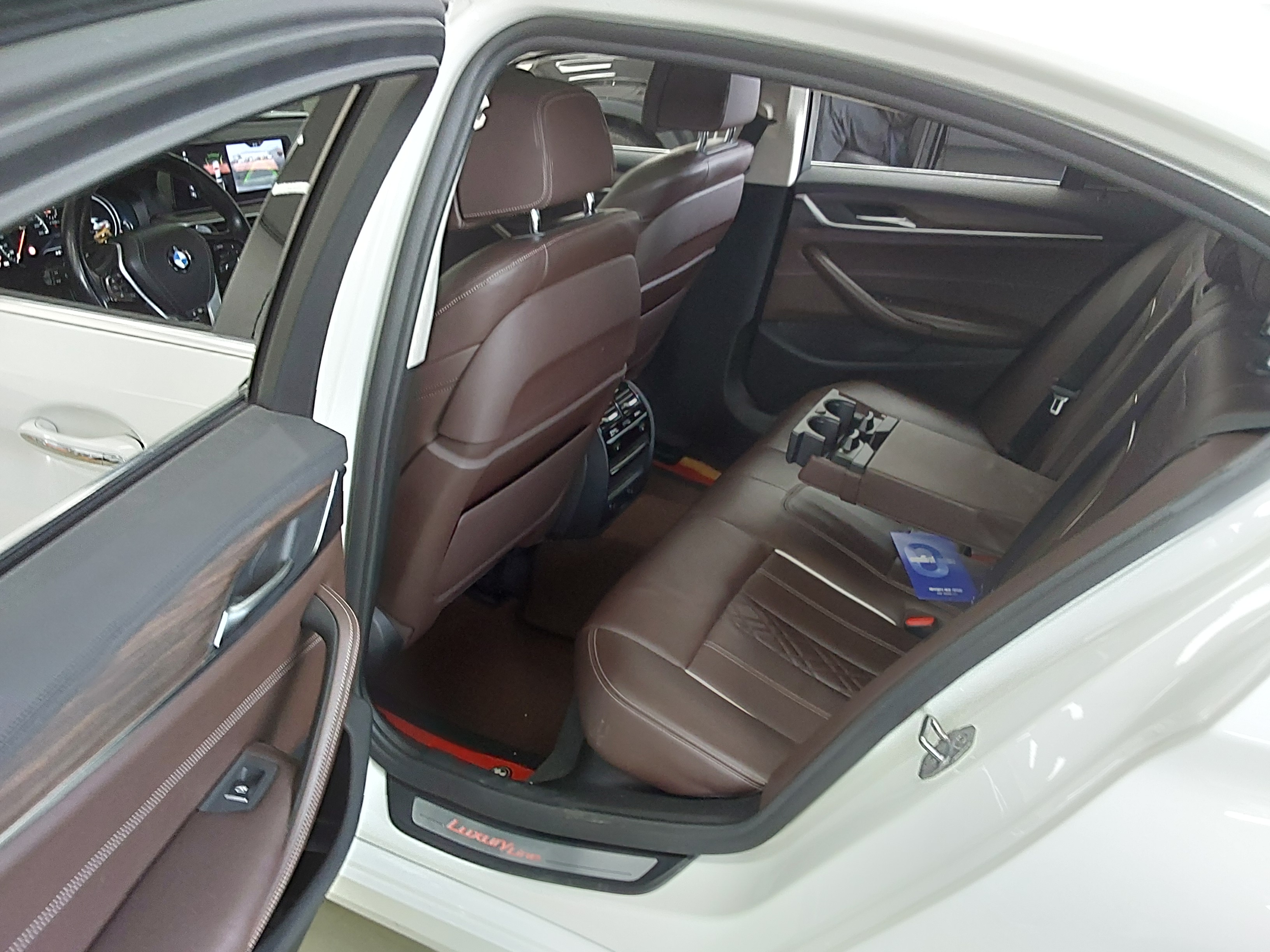 BMW 5 Series 2018 - Image 11