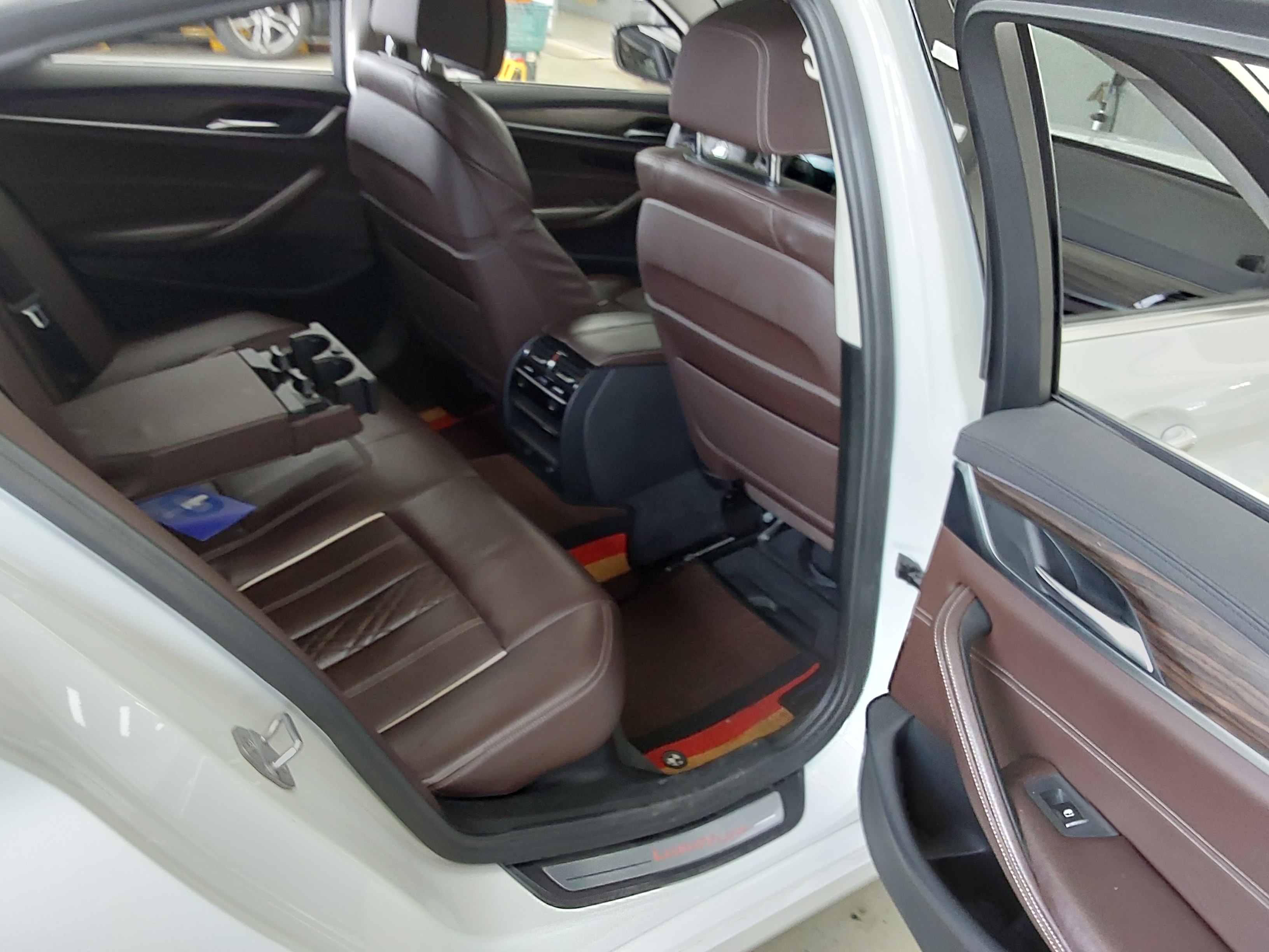 BMW 5 Series 2018 - Image 12