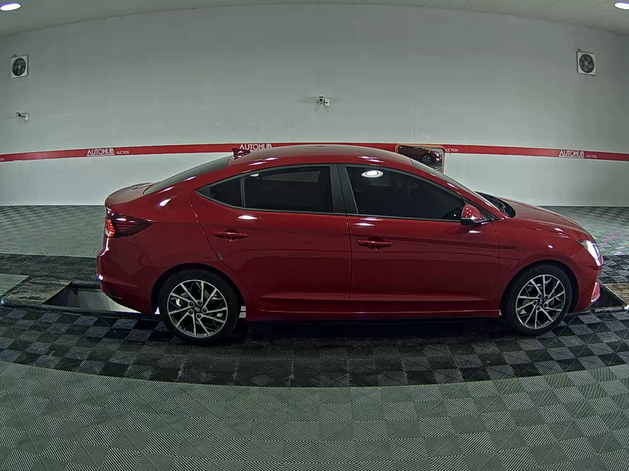 Hyundai Elantra 2019 - Image 3