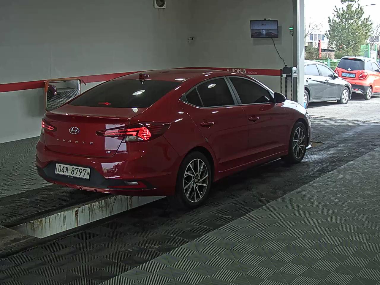 Hyundai Elantra 2019 - Image 4