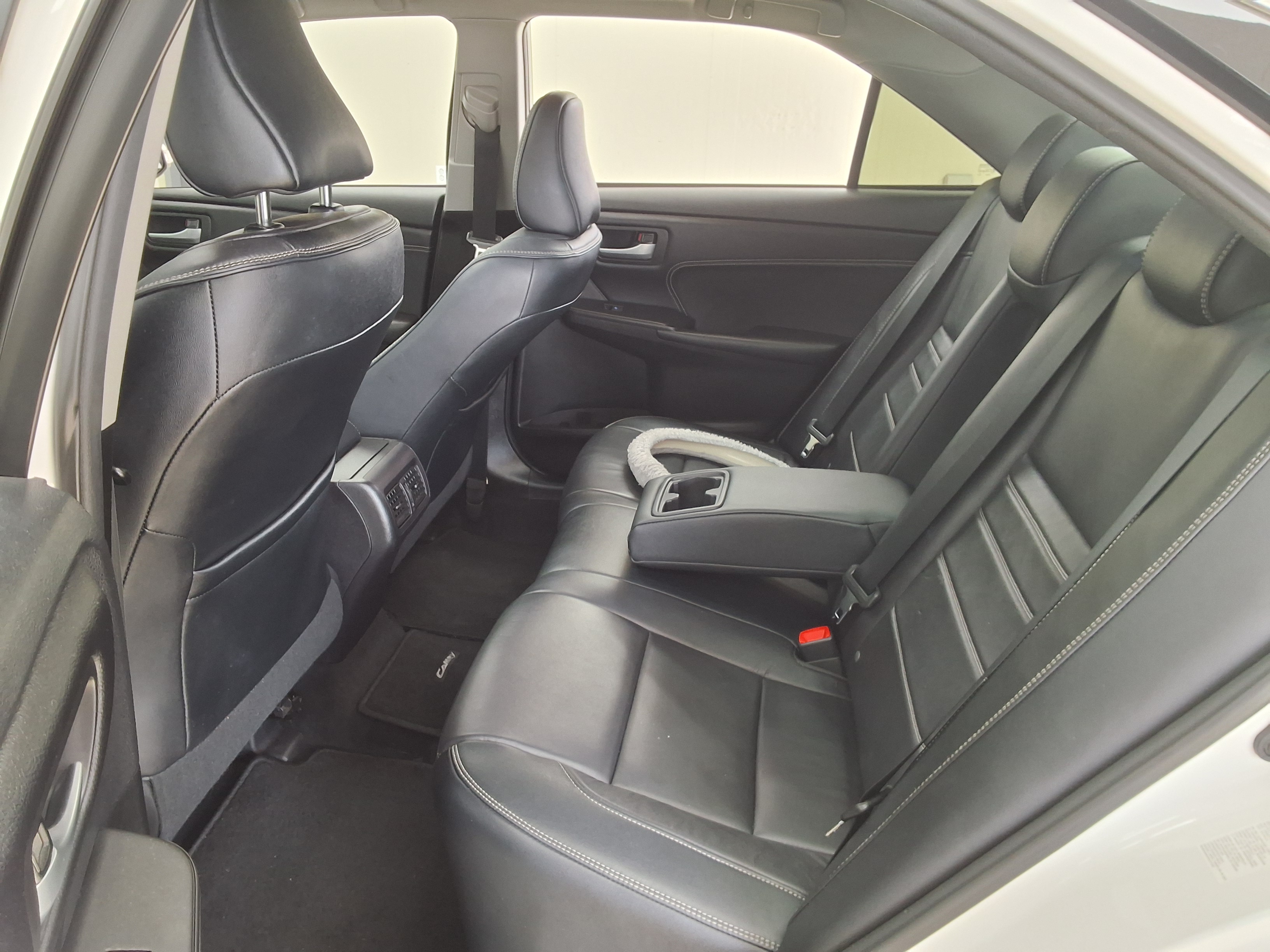 Toyota Camry - 12