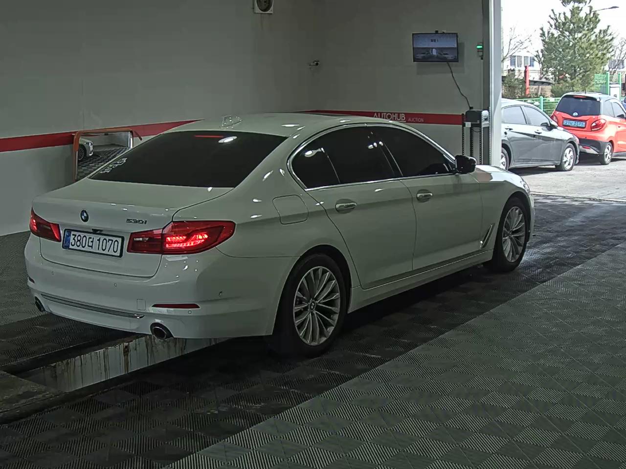 BMW 5 Series 2018 - Image 4