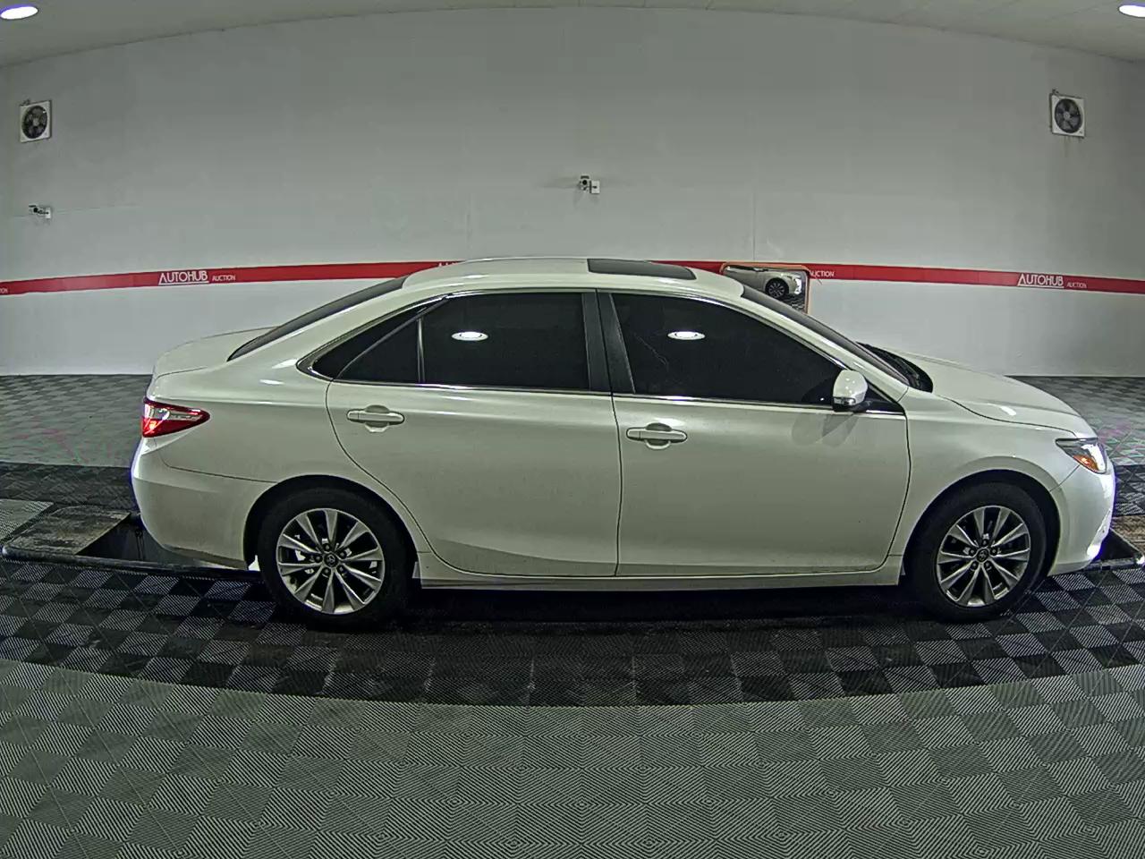 Toyota Camry - 3