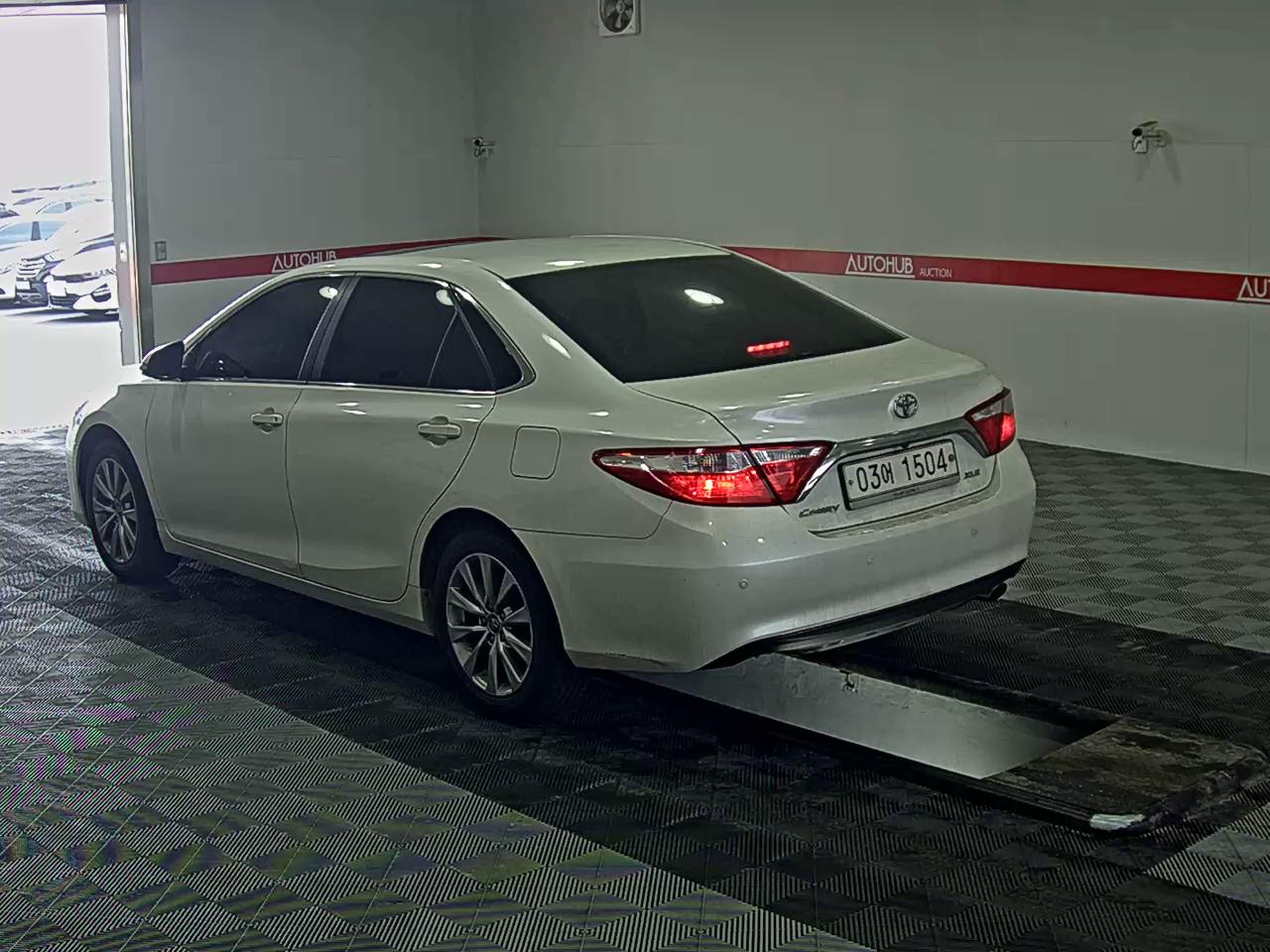 Toyota Camry - 5
