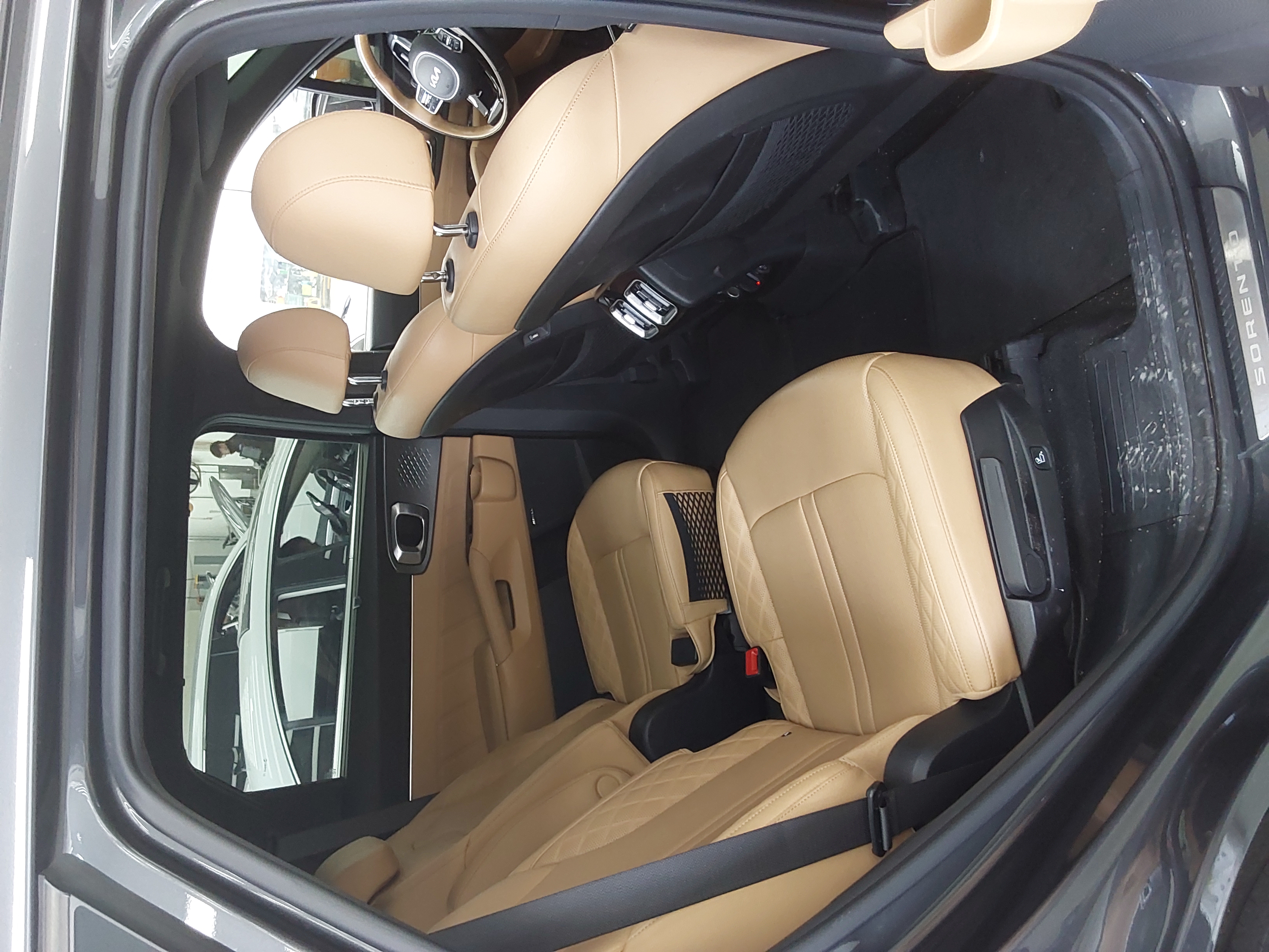 Kia Sorento MQ4 - 12