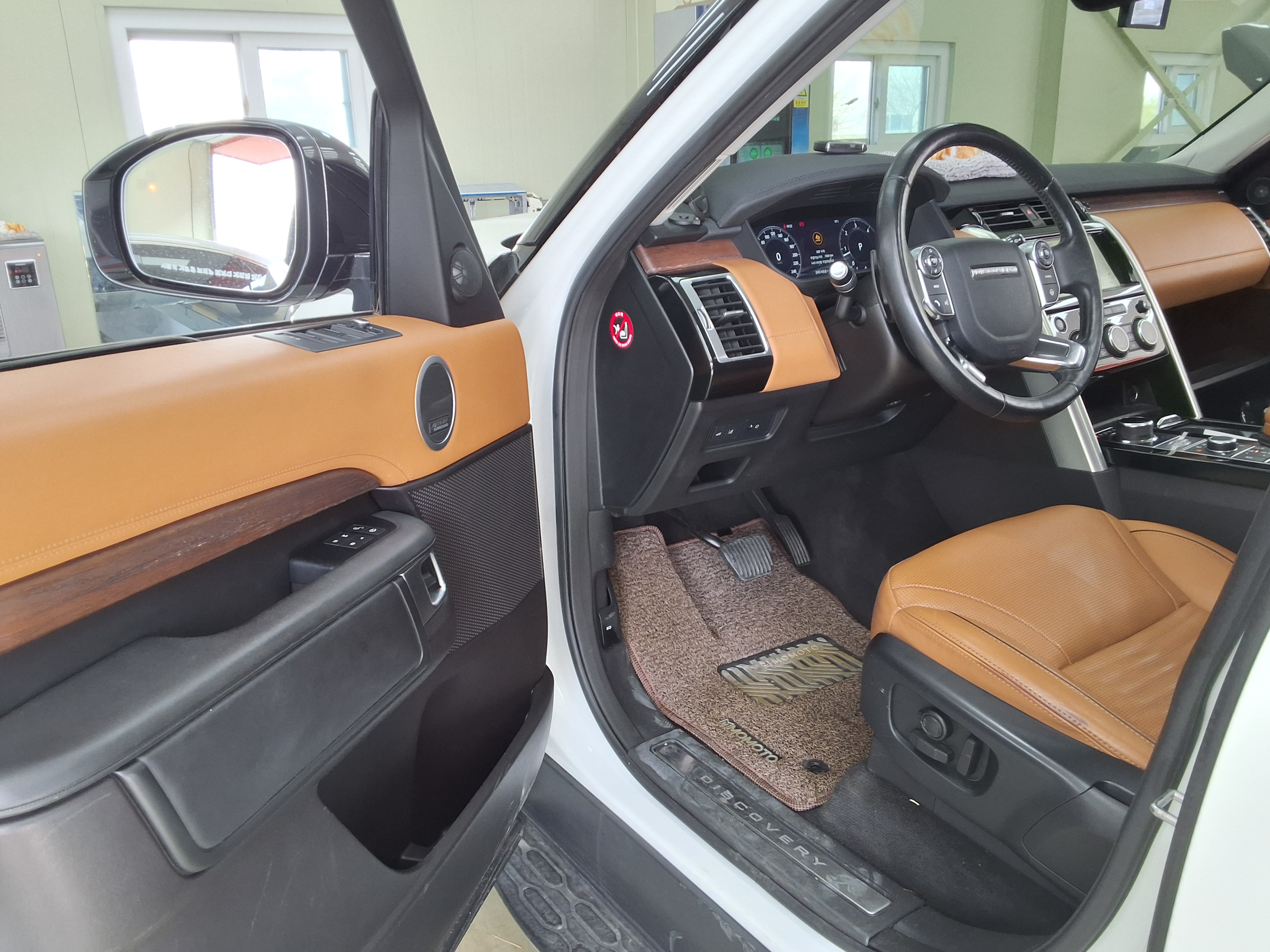 Land Rover Discovery 2018 - Image 9