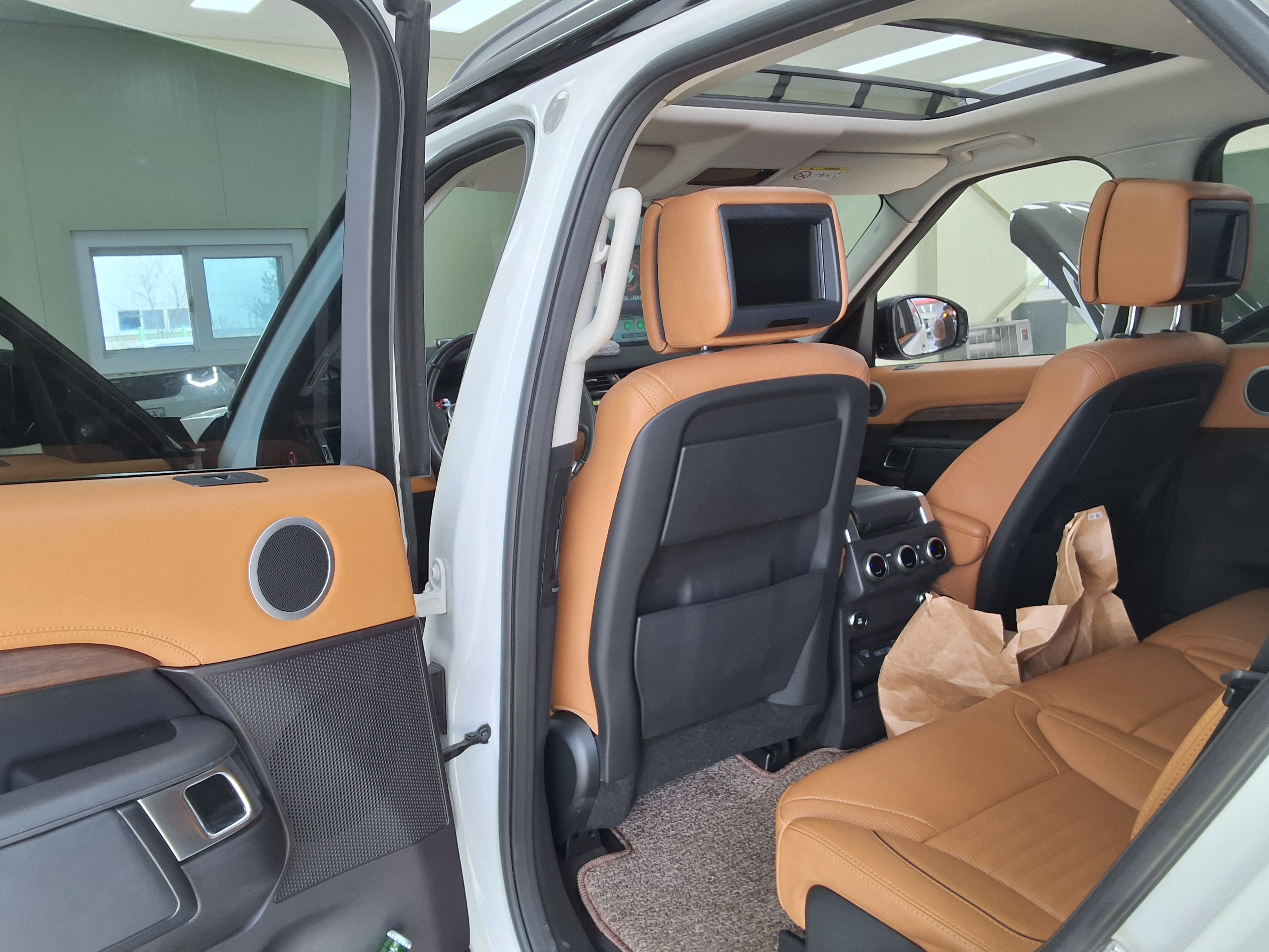 Land Rover Discovery 2018 - Image 11