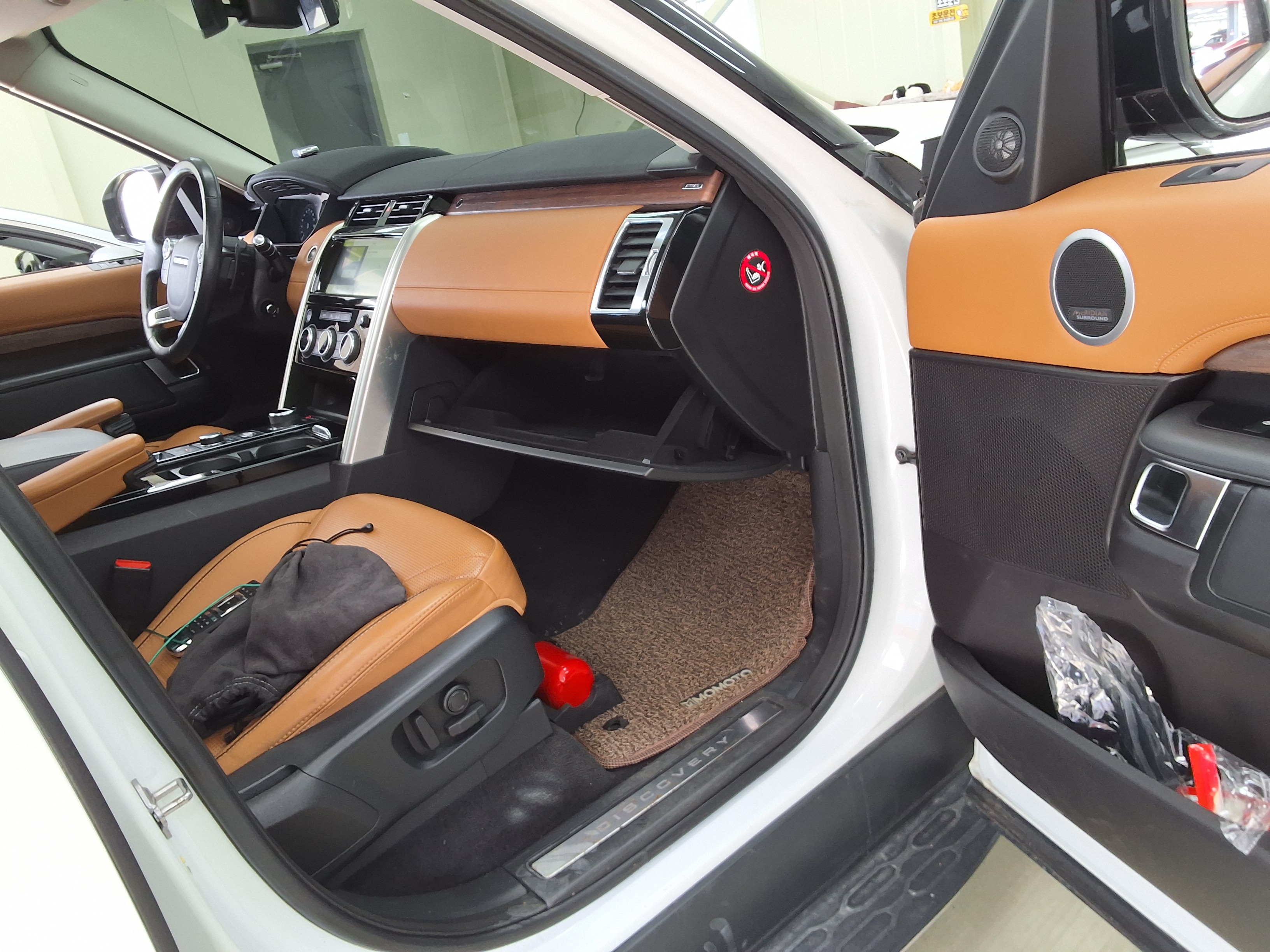 Land Rover Discovery 2018 - Image 13
