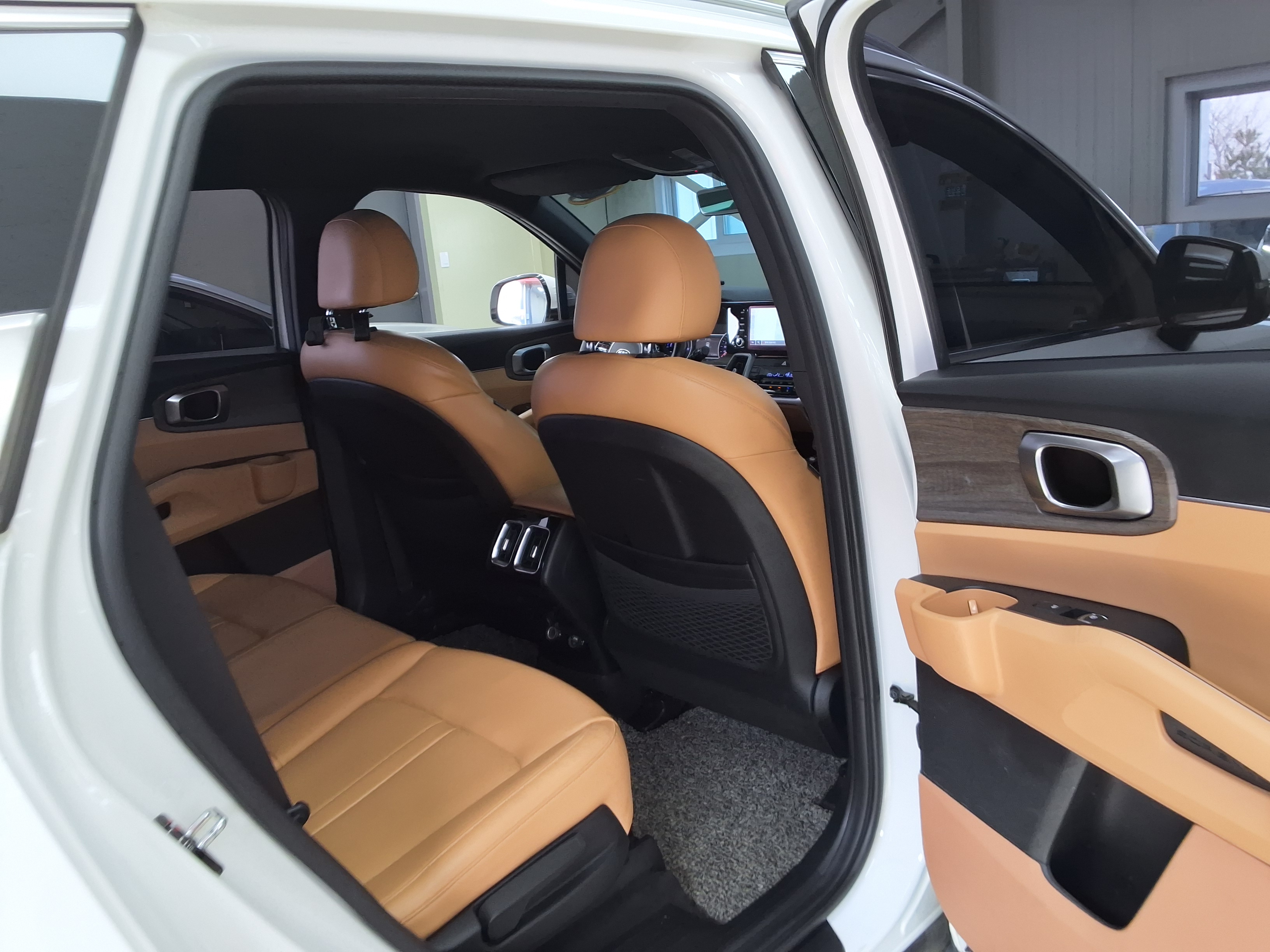 Kia Sorento (New Shape) - 12