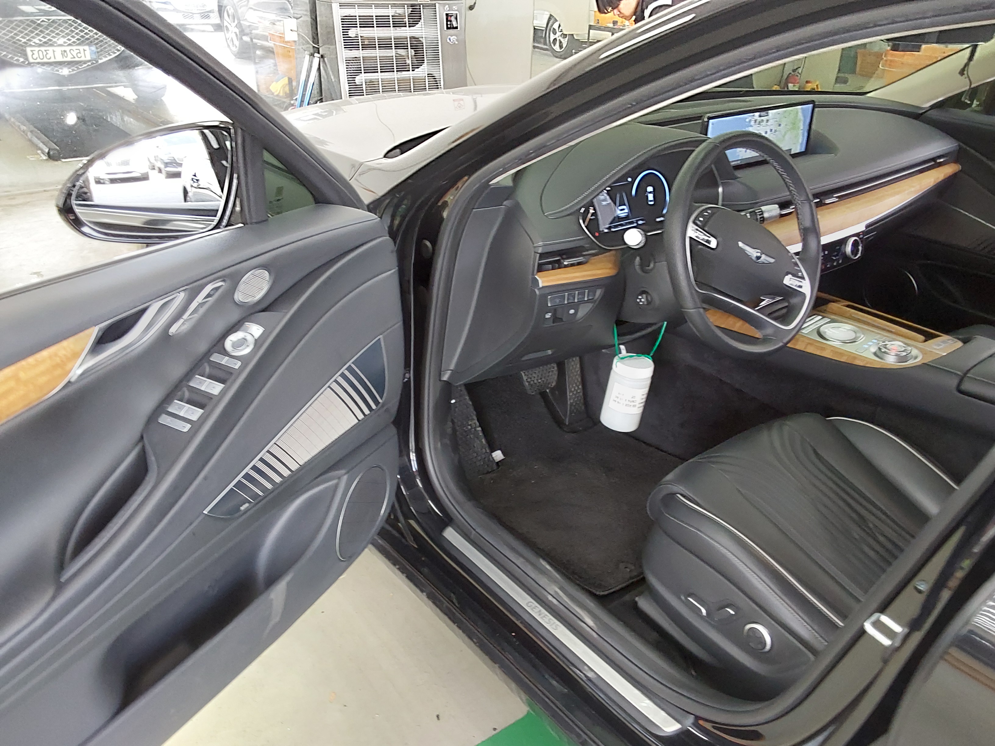Hyundai Genesis - 9