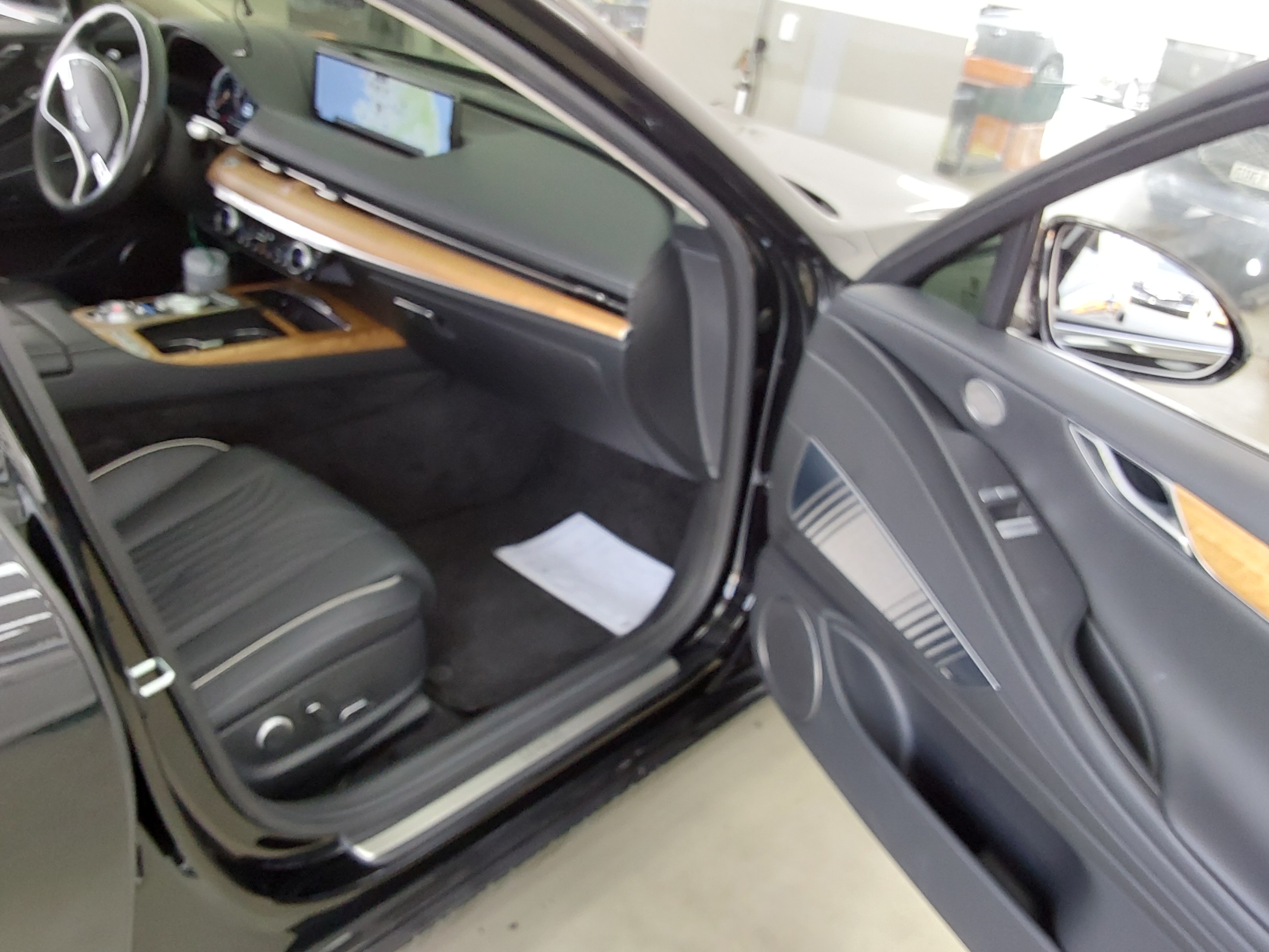 Hyundai Genesis - 13