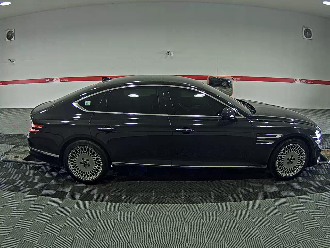 Hyundai Genesis - 3