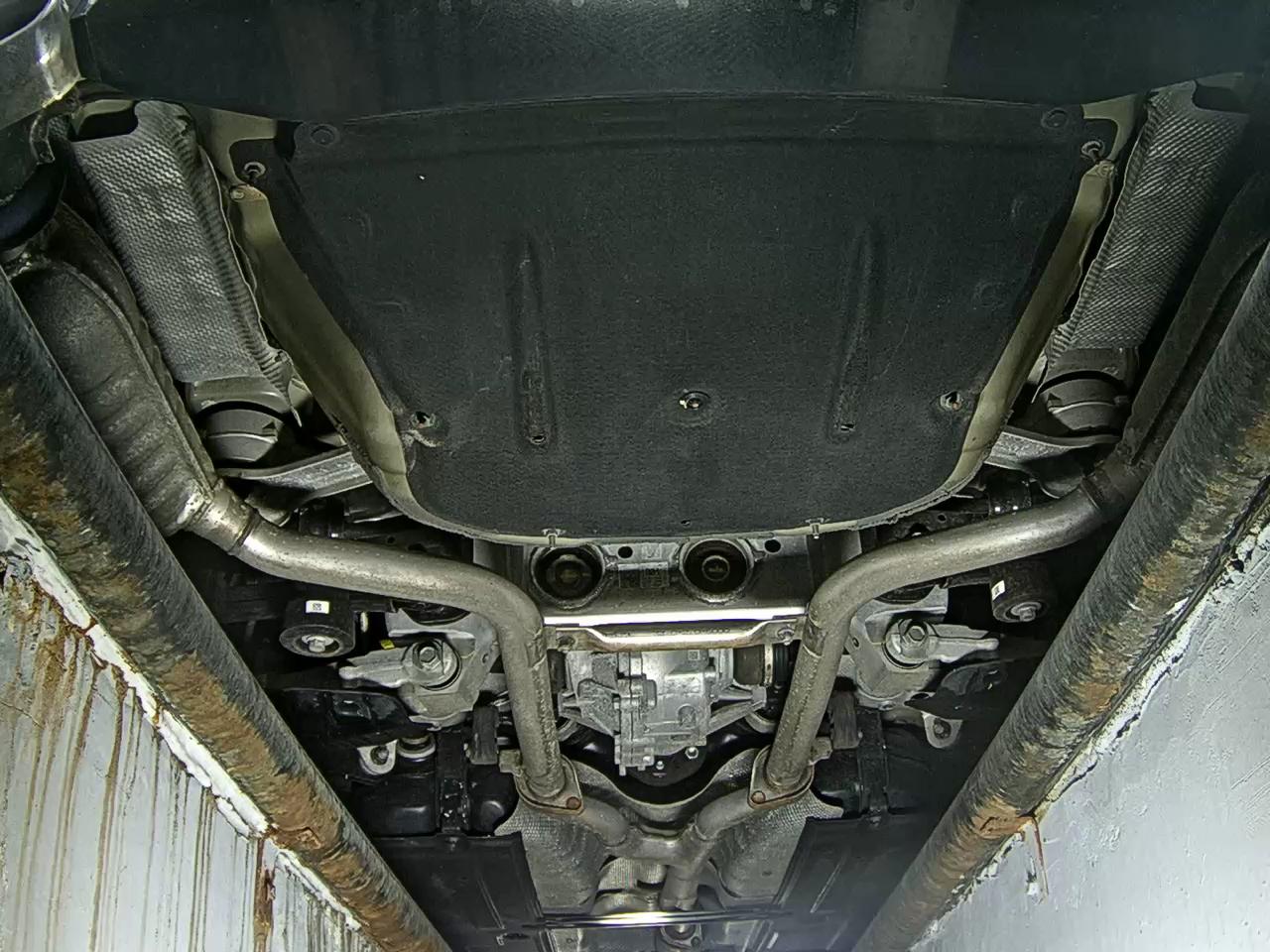 Hyundai Genesis - 7