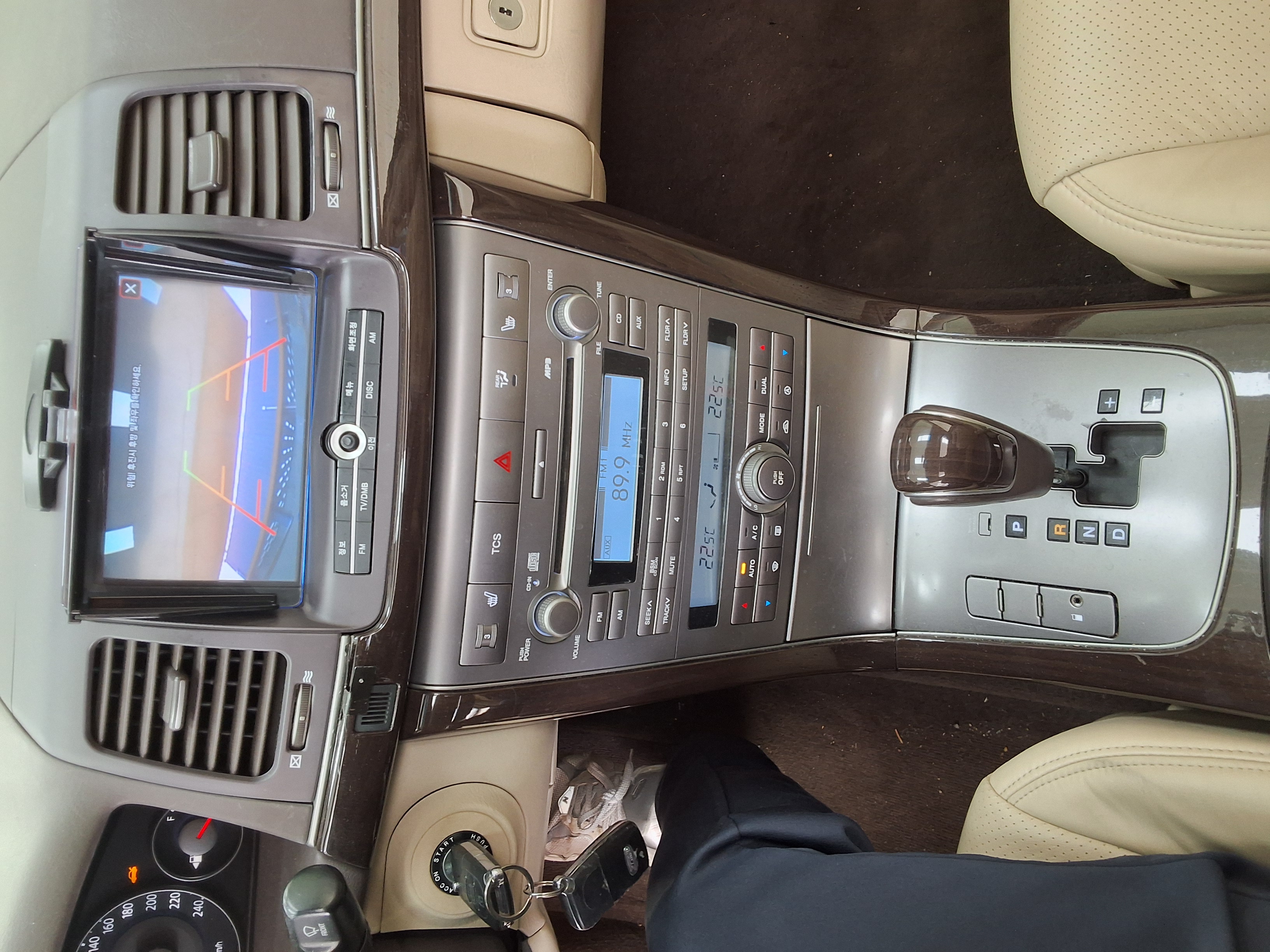 Kia Opirus (New) - 10
