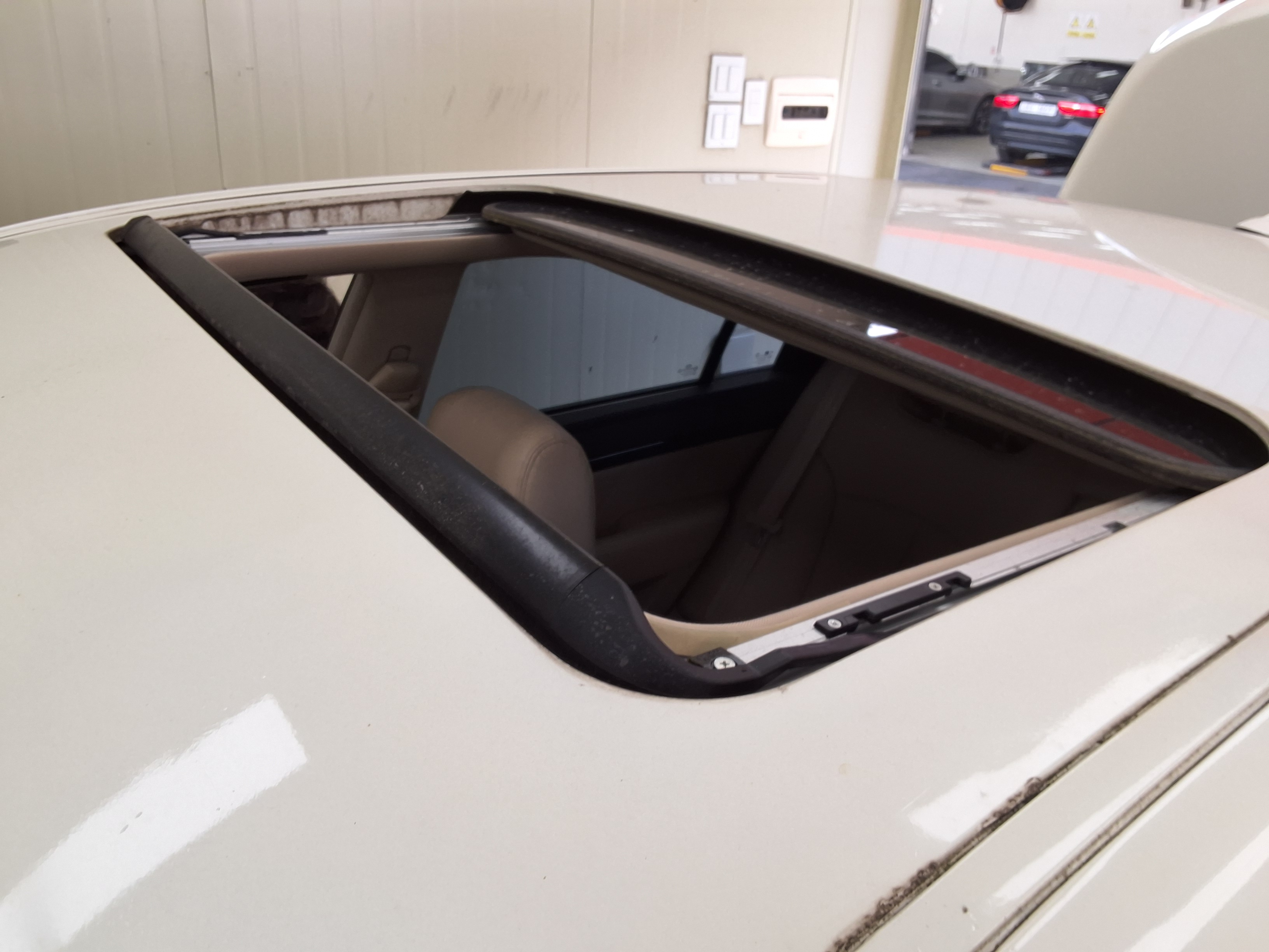 Kia Opirus (New) - 17