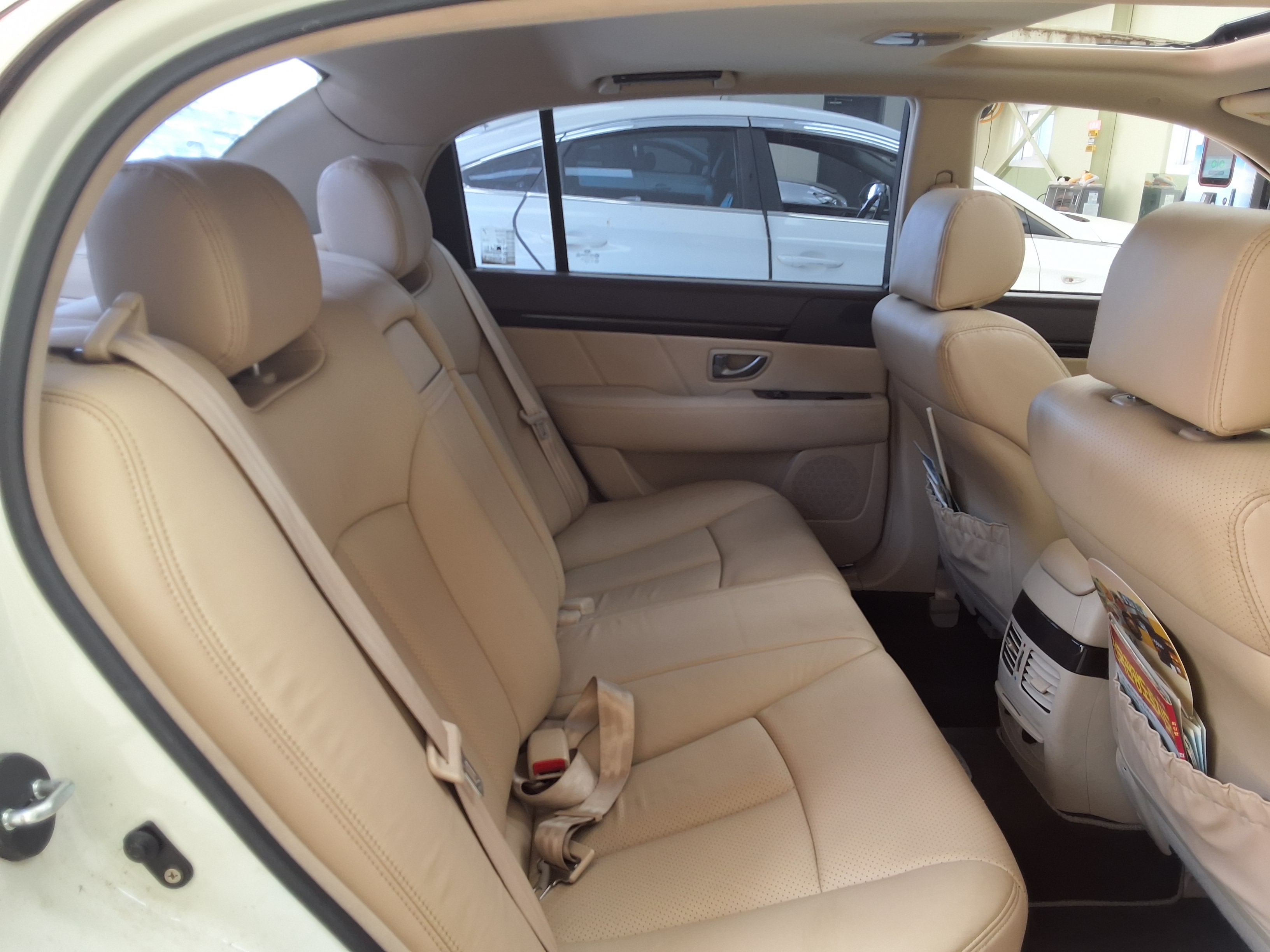 Kia Opirus (New) - 12