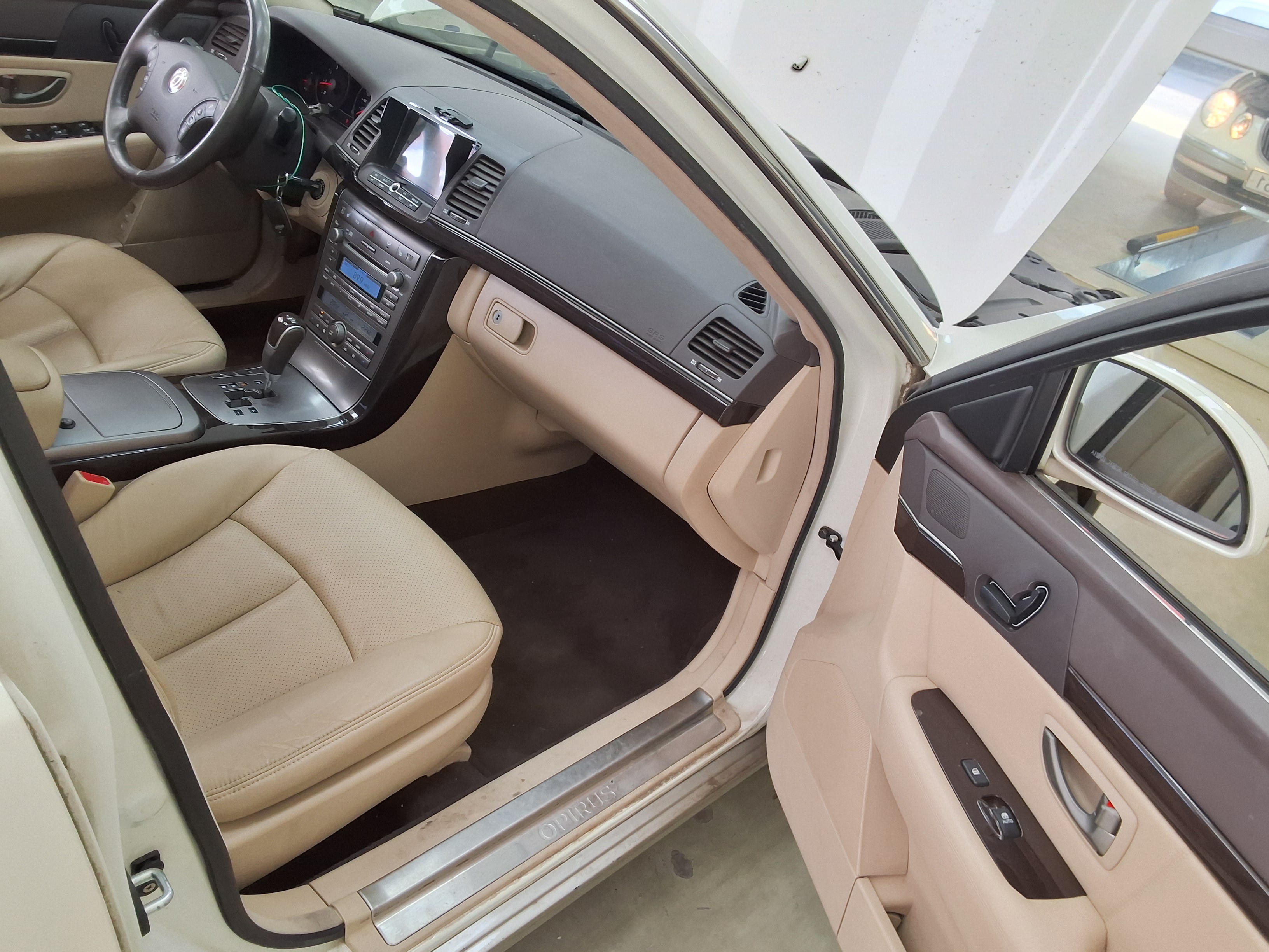 Kia Opirus (New) - 13