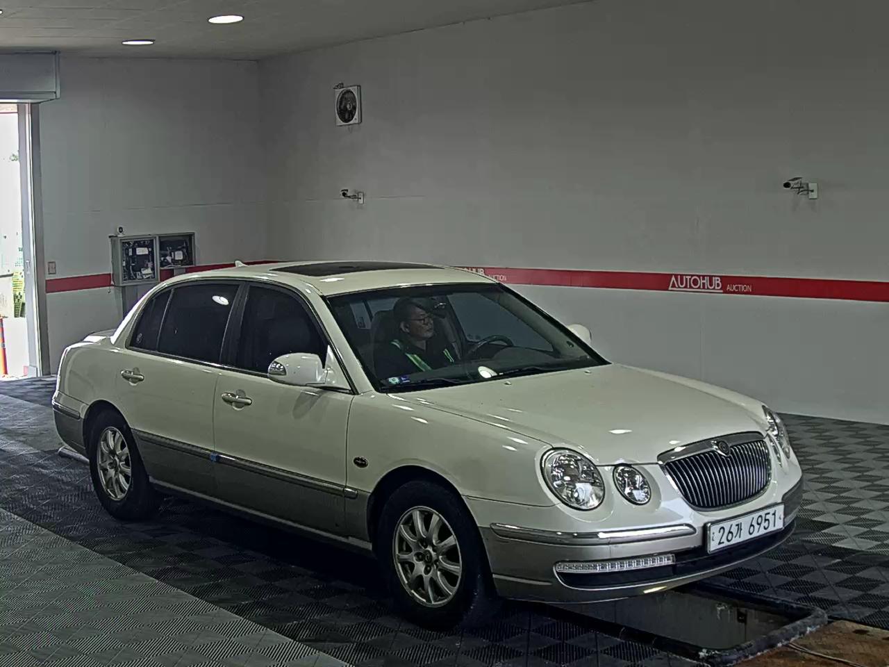 Kia Opirus (New) - 2