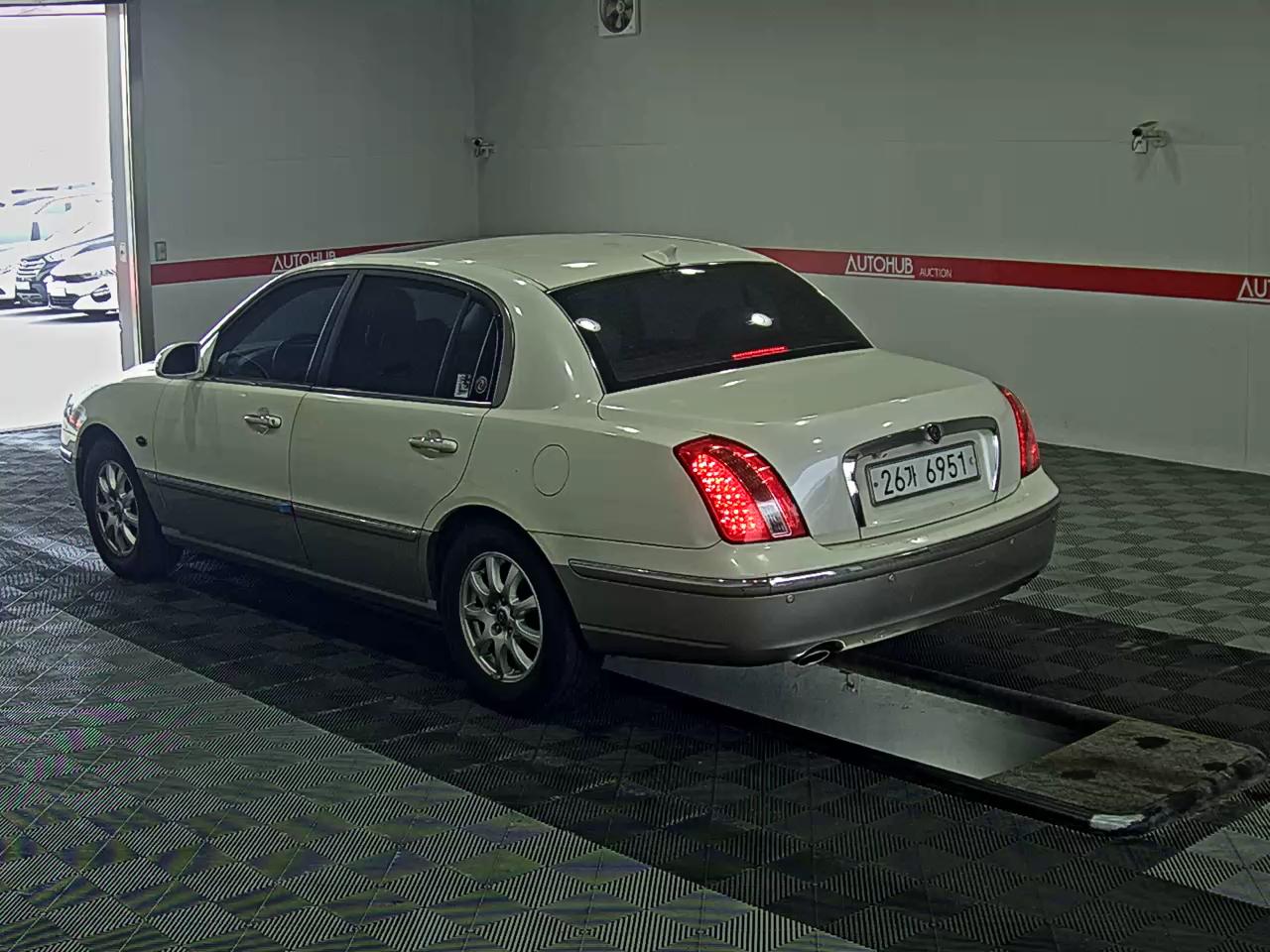 Kia Opirus (New) - 5