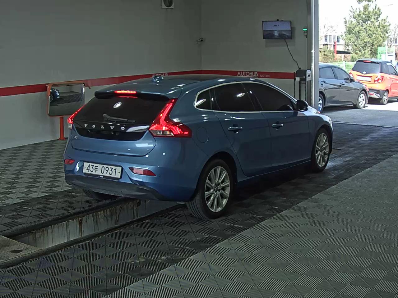 VOLVO 볼보 - 4