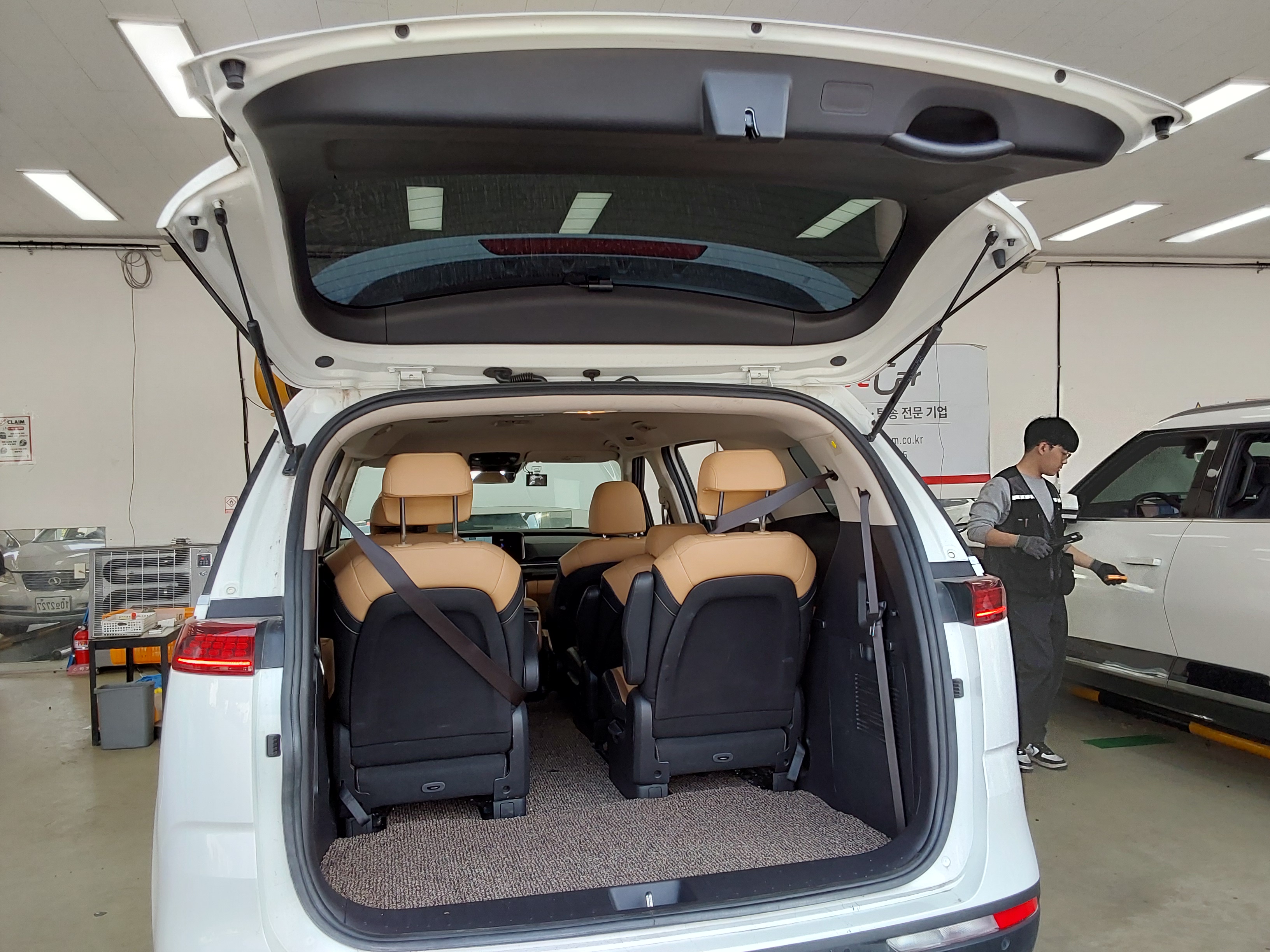 Kia SEDONA 2021 - Image 14