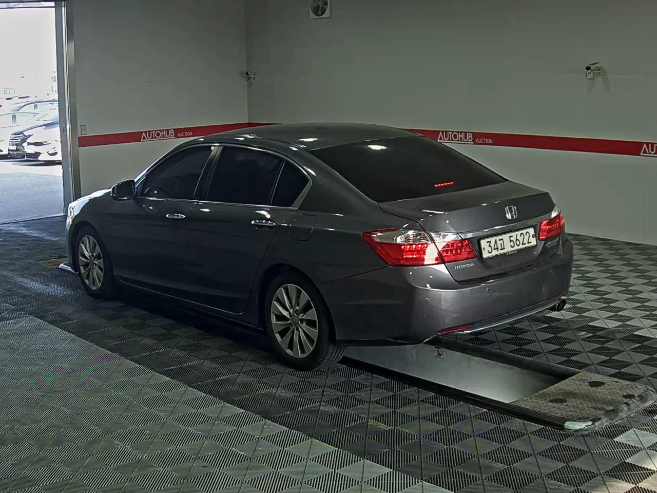 هوندا أكورد - 5