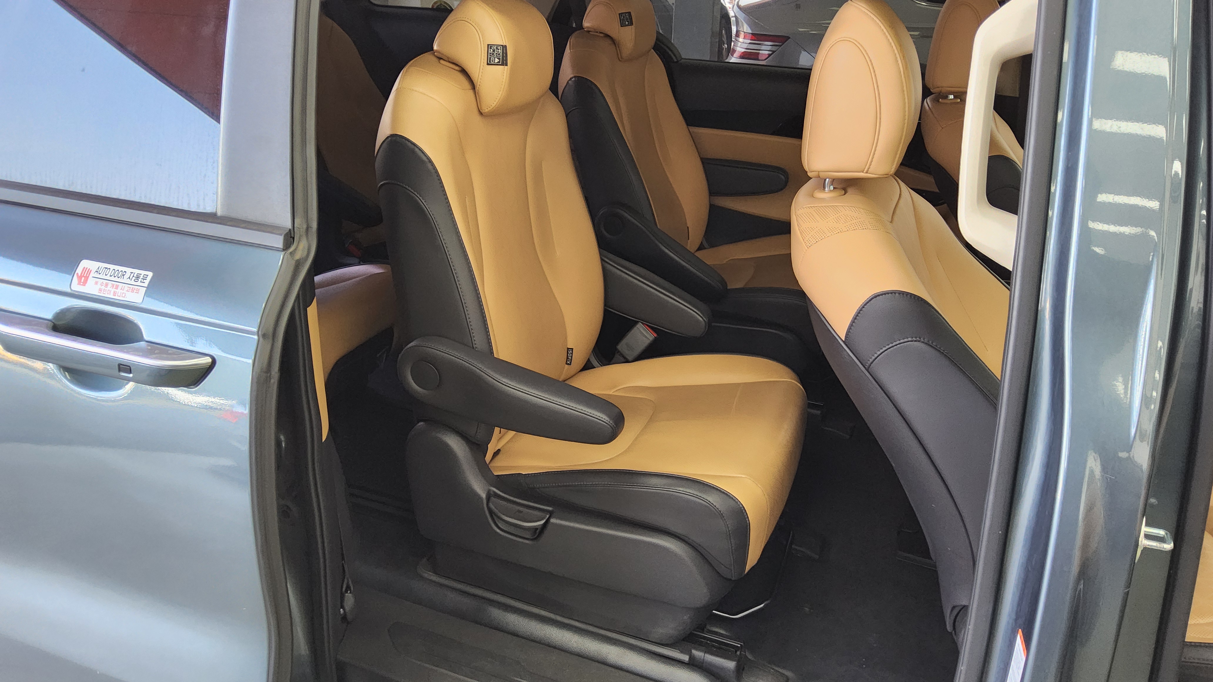 Kia SEDONA 2022 - Image 12