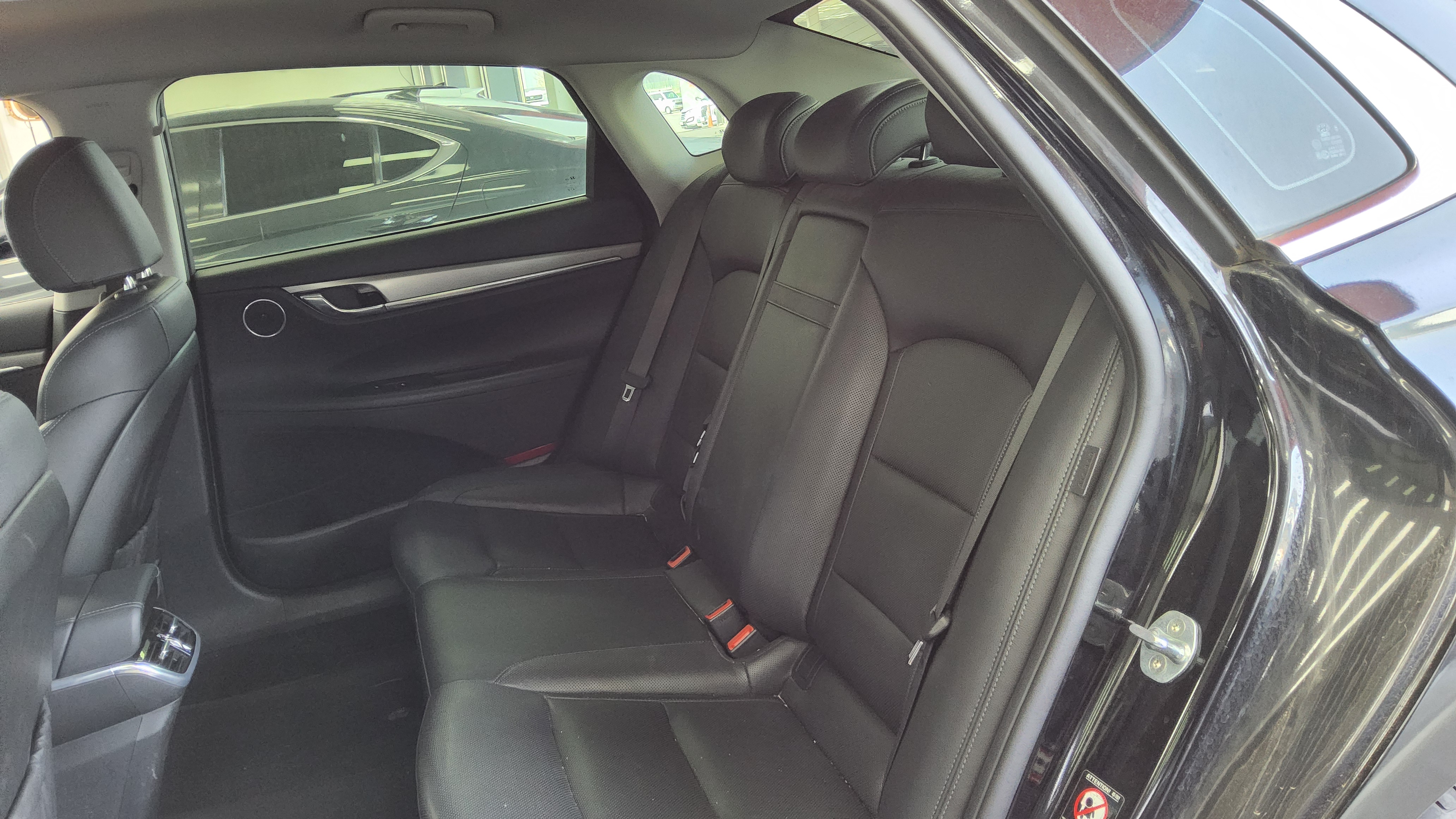 Hyundai Grandeur - 11